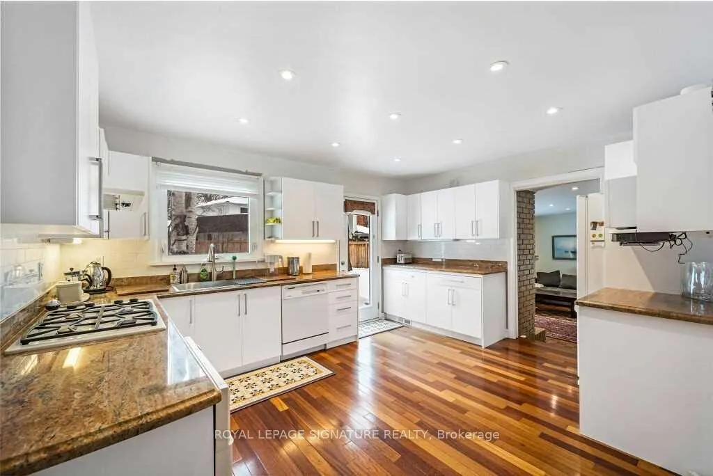 Photo 3 of 1 Park Brook Place, Markham, Royal Orchard — HOMEH