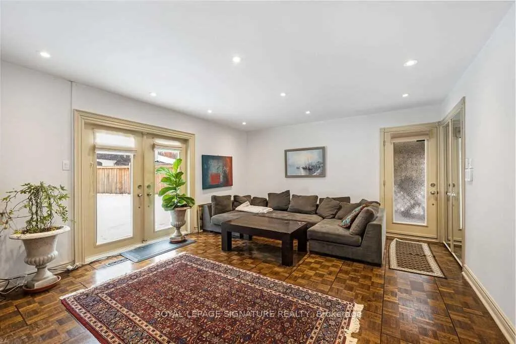 Photo 8 of 1 Park Brook Place, Markham, Royal Orchard — HOMEH