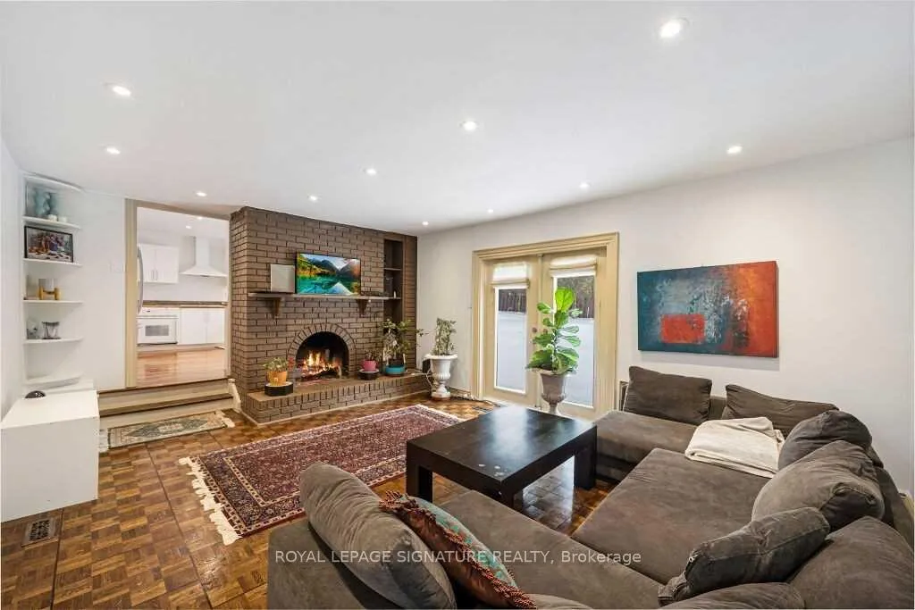 Photo 9 of 1 Park Brook Place, Markham, Royal Orchard — HOMEH