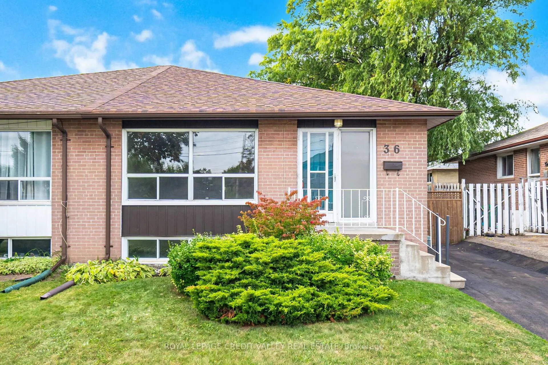 Photo 1 of 36 Autumn Boulevard, Brampton, Avondale — HOMEH
