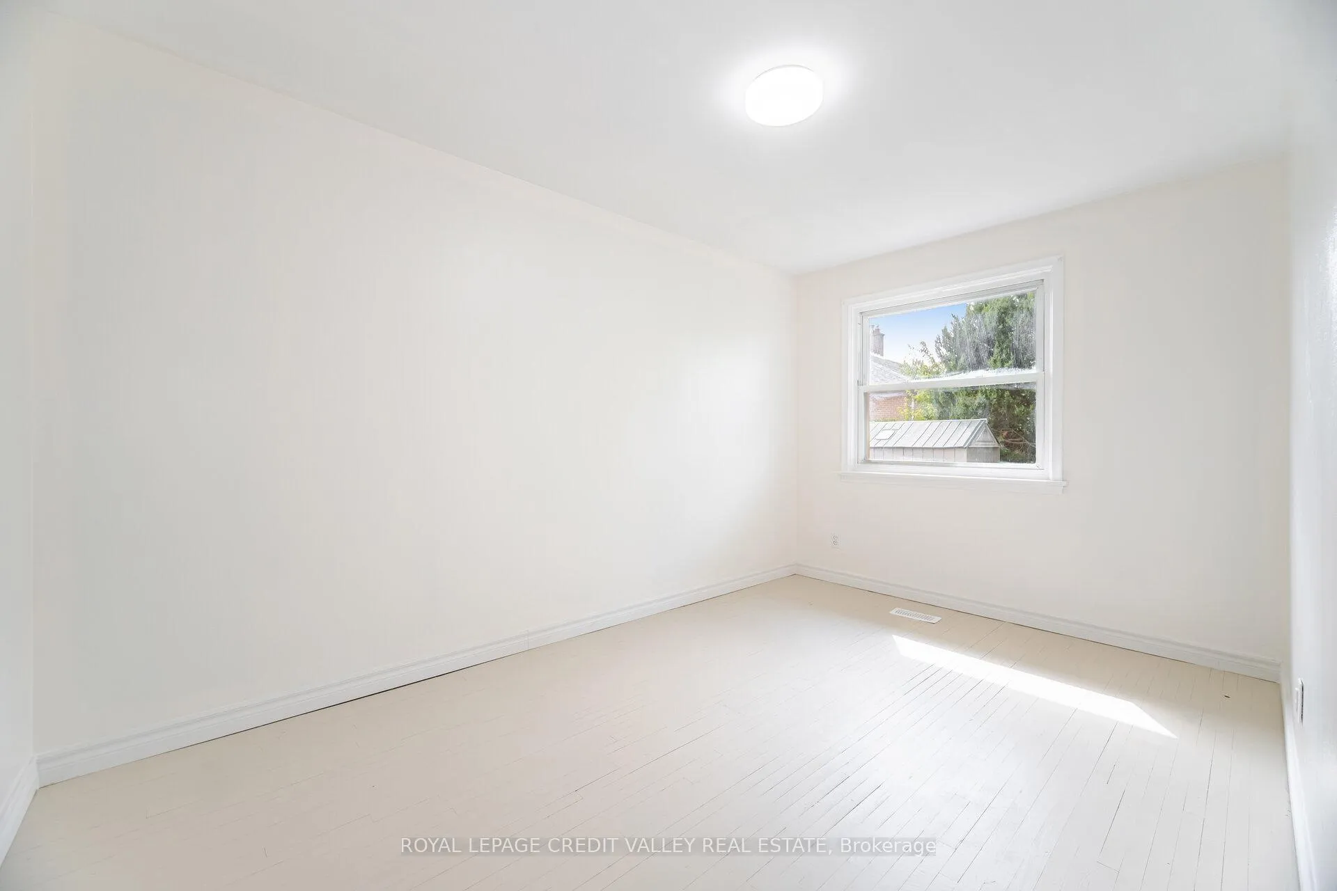 Photo 15 of 36 Autumn Boulevard, Brampton, Avondale — HOMEH