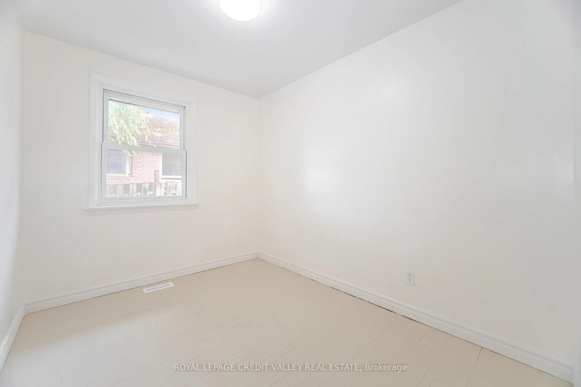 Photo 17 of 36 Autumn Boulevard, Brampton, Avondale — HOMEH