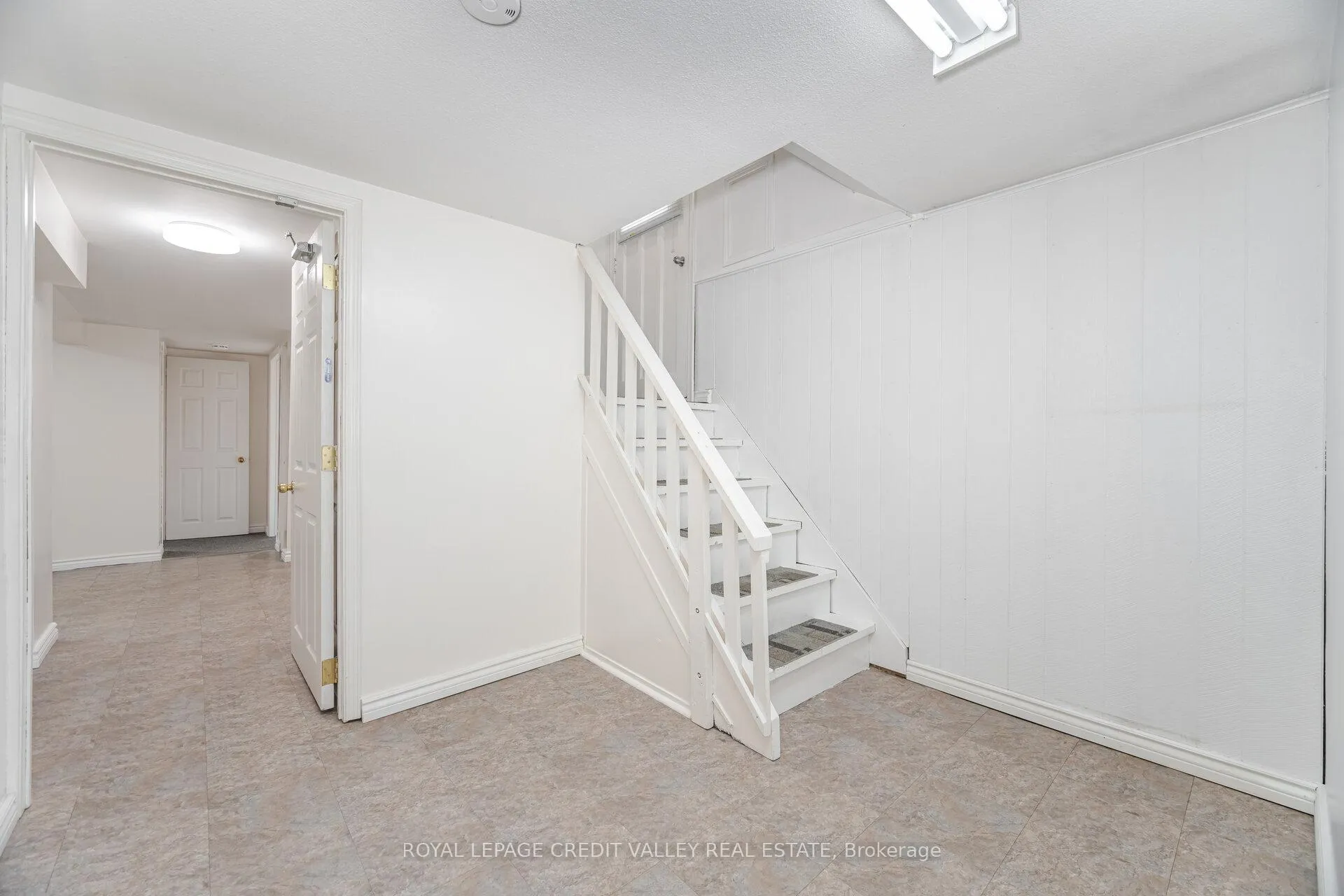 Photo 21 of 36 Autumn Boulevard, Brampton, Avondale — HOMEH