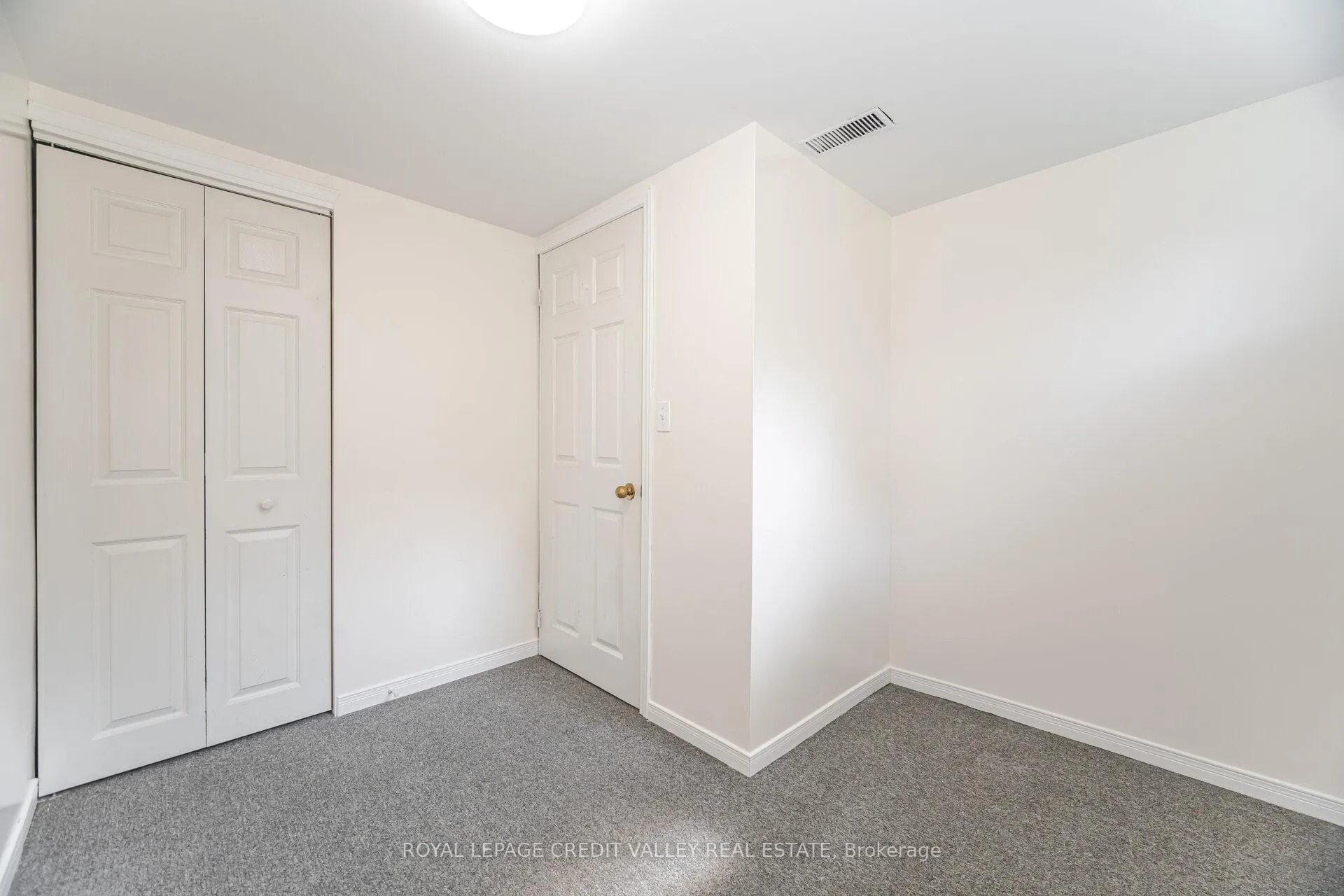 Photo 32 of 36 Autumn Boulevard, Brampton, Avondale — HOMEH