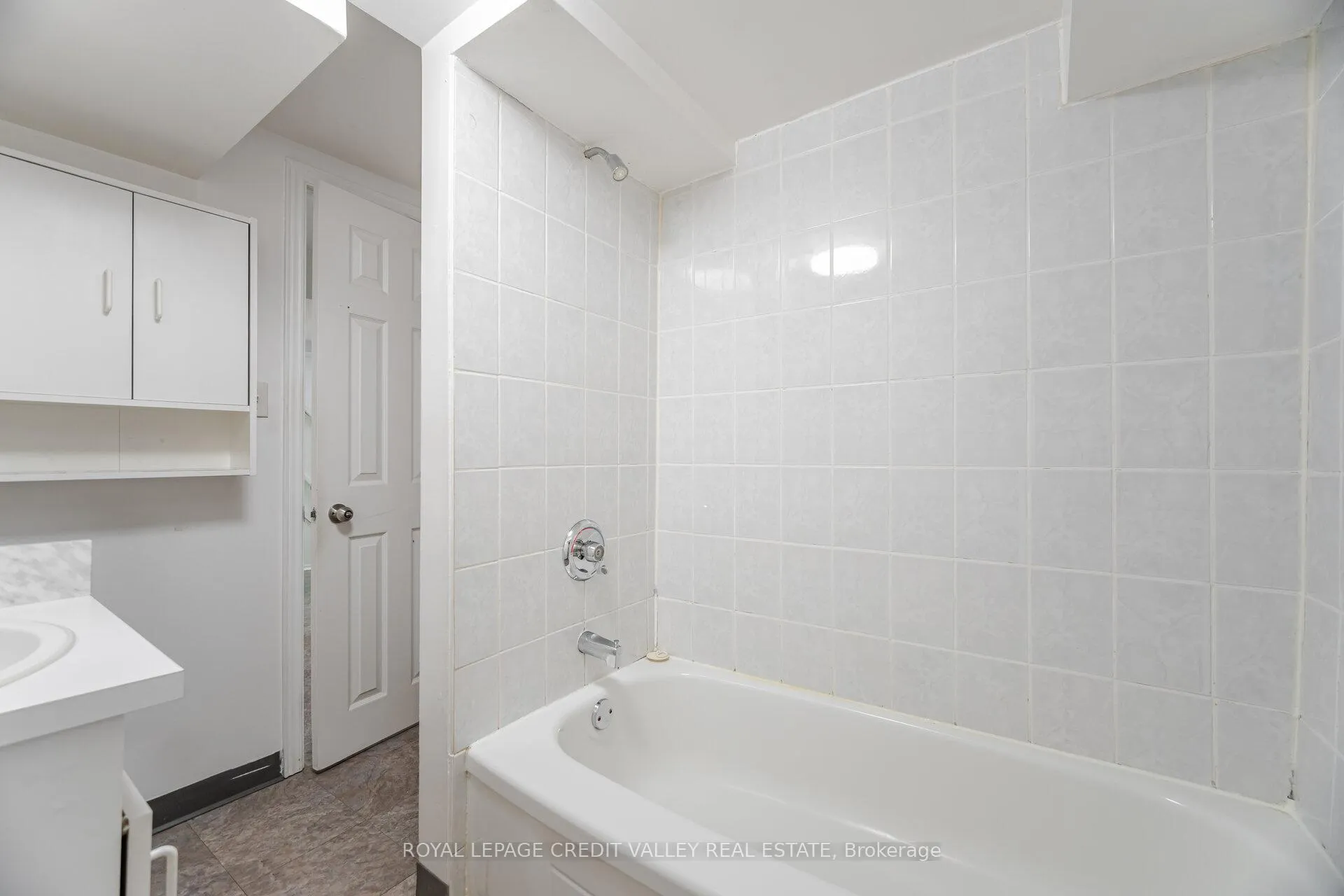 Photo 34 of 36 Autumn Boulevard, Brampton, Avondale — HOMEH