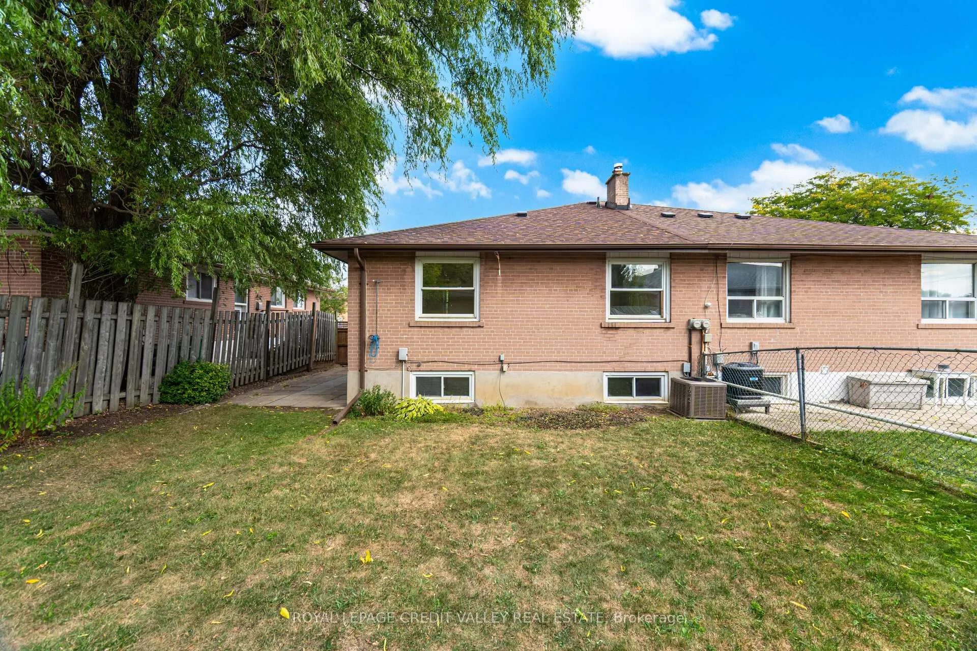 Photo 39 of 36 Autumn Boulevard, Brampton, Avondale — HOMEH