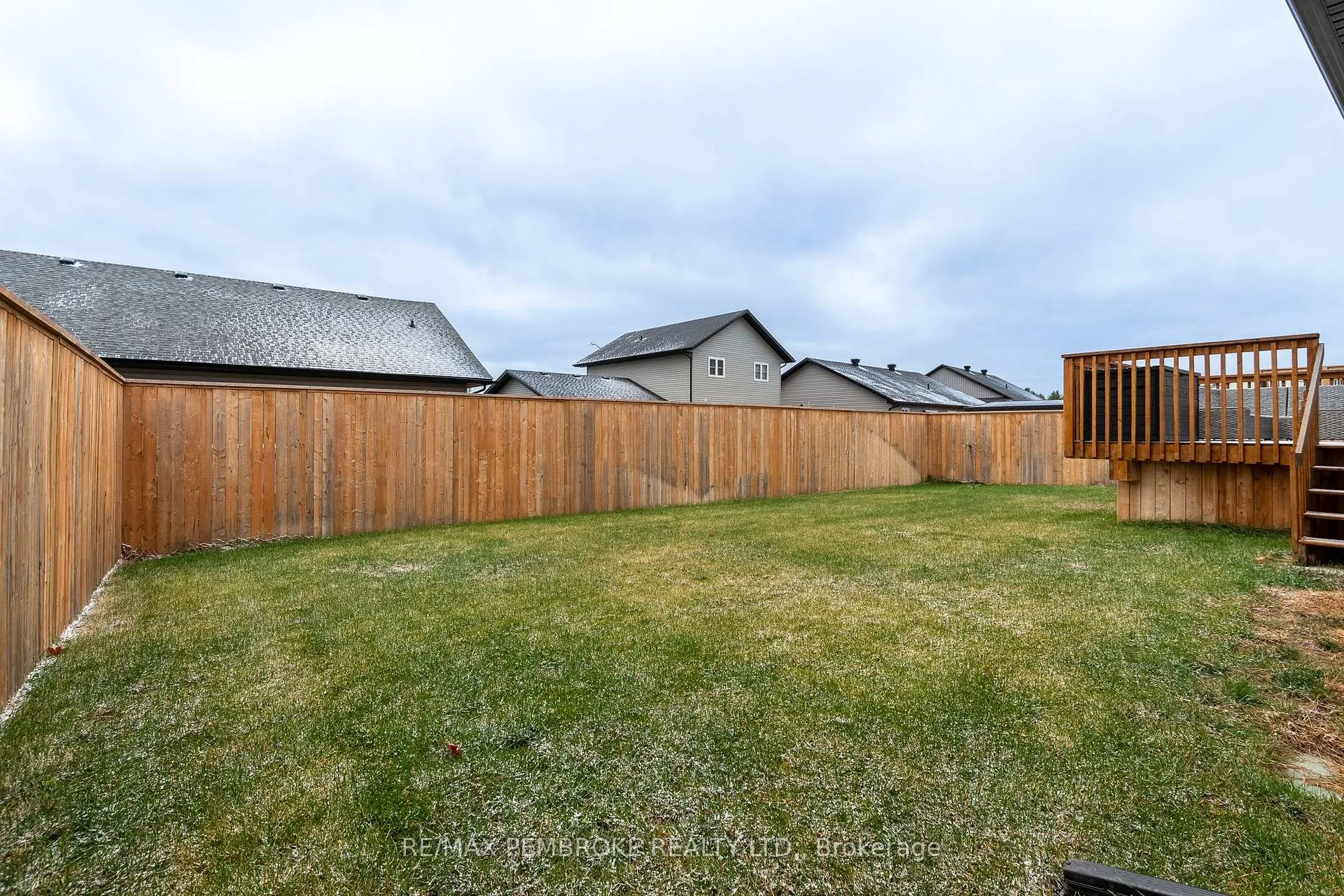 Photo 6 of 7 Drew Street, Petawawa — HOMEH