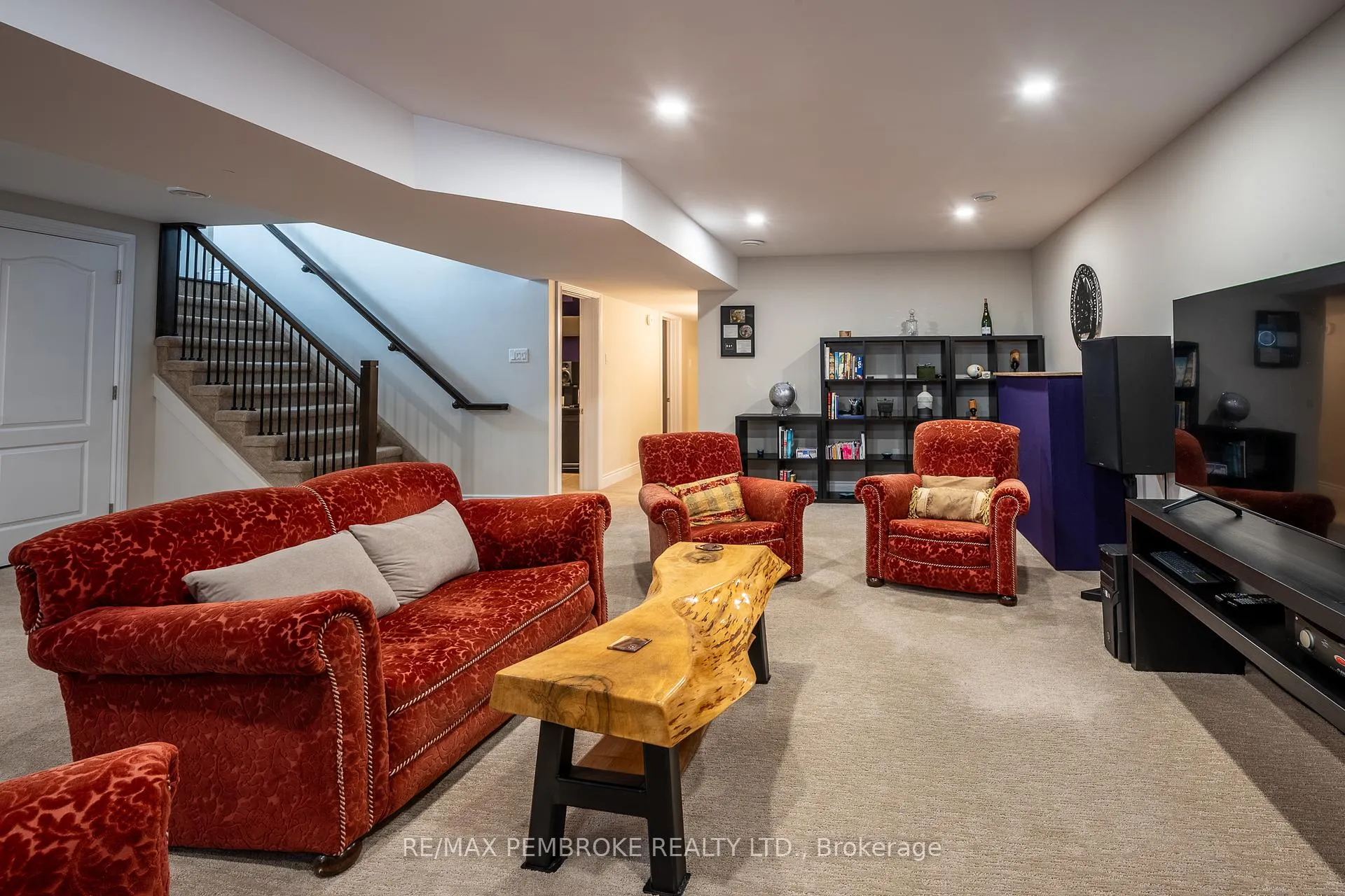 Photo 42 of 7 Drew Street, Petawawa — HOMEH