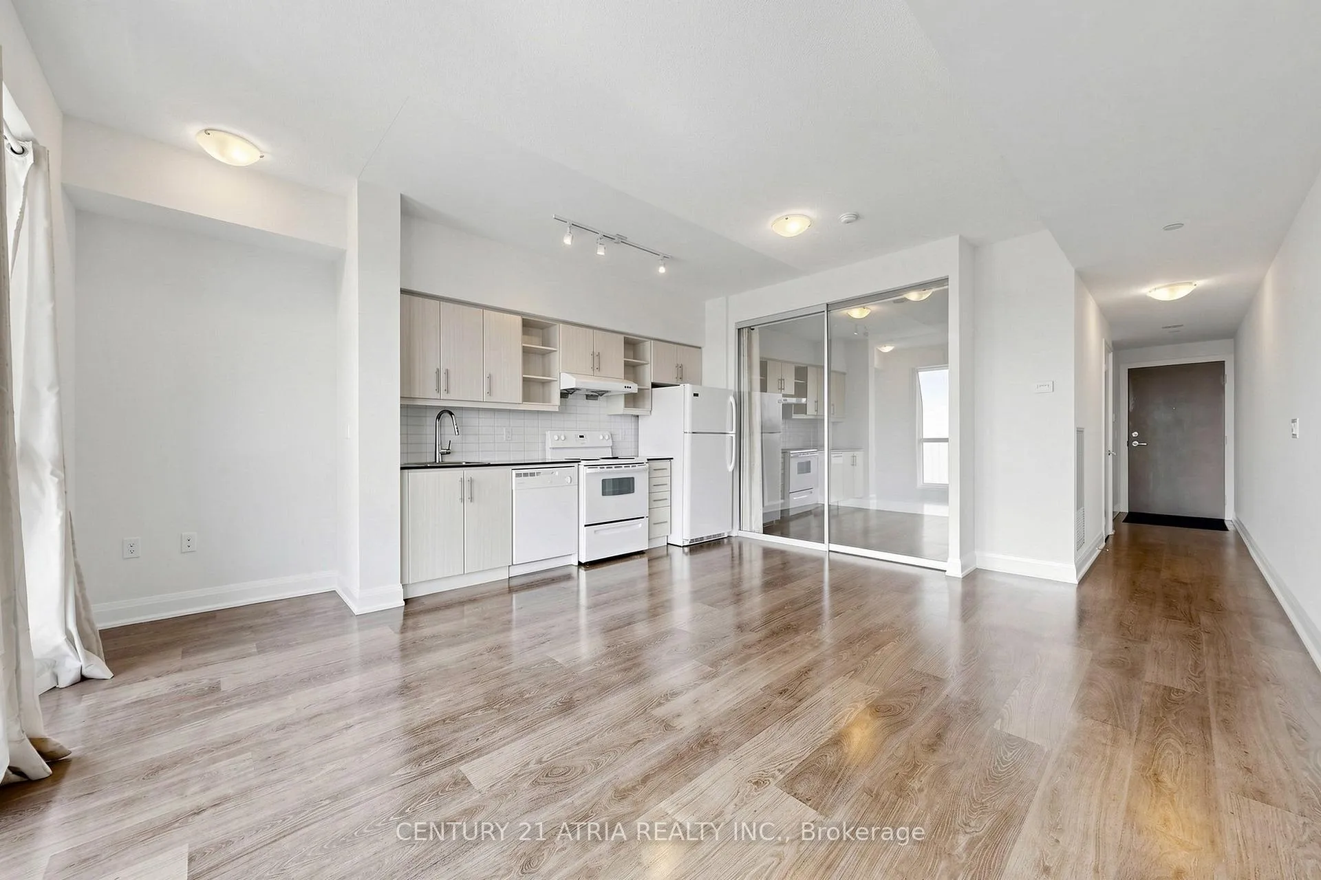Photo 2 of Unit 607, 160 Vanderhoof Avenue, Toronto, Leaside — HOMEH