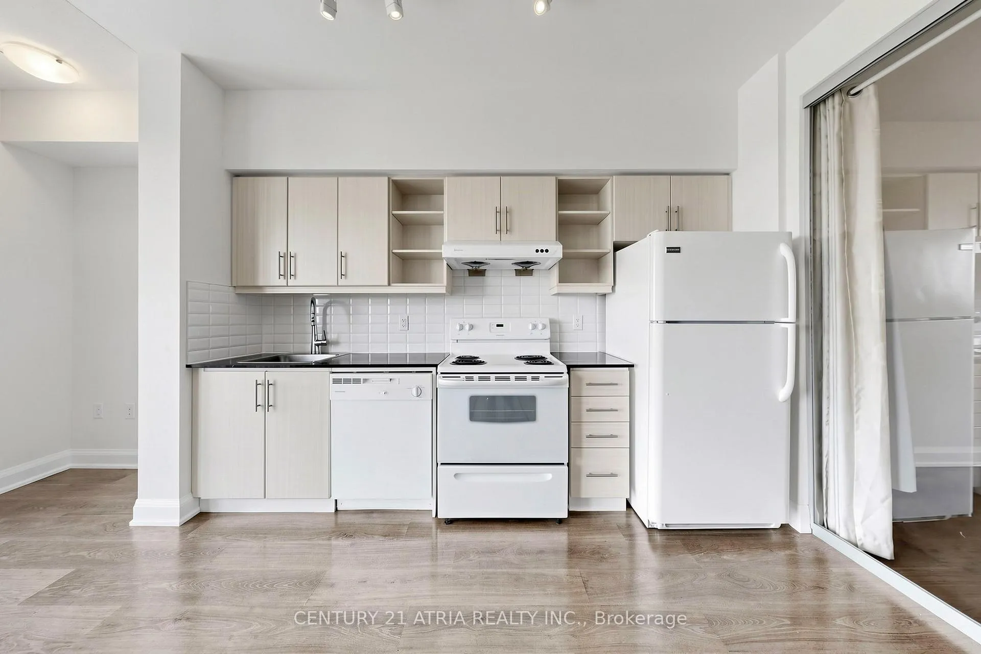 Photo 7 of Unit 607, 160 Vanderhoof Avenue, Toronto, Leaside — HOMEH
