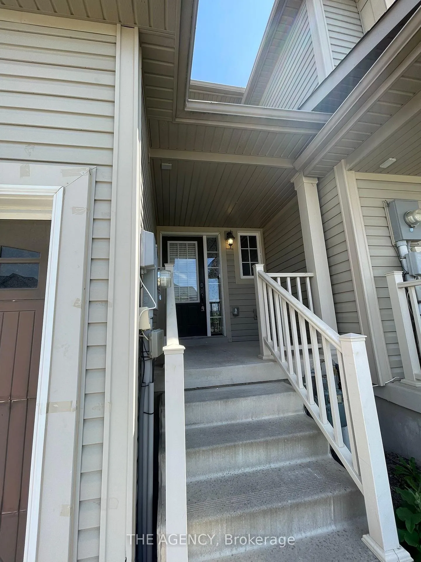 Photo 2 of 111 Bisset Avenue, Brantford — HOMEH