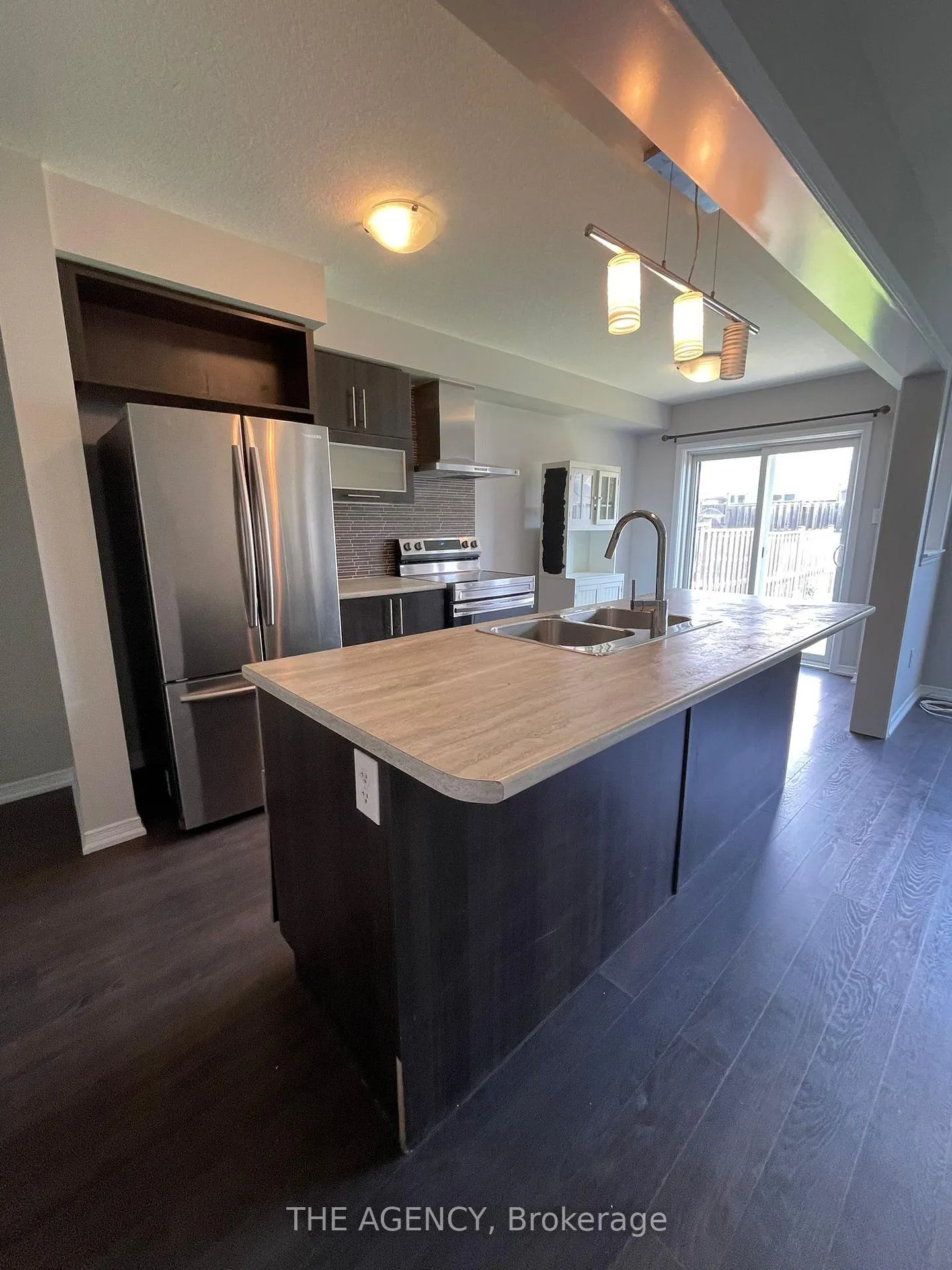 Photo 4 of 111 Bisset Avenue, Brantford — HOMEH