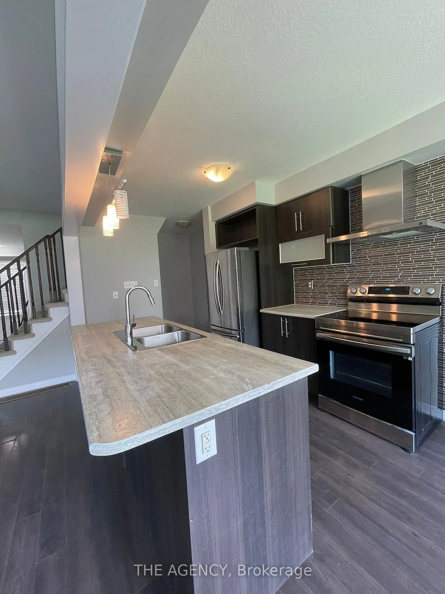 Photo 5 of 111 Bisset Avenue, Brantford — HOMEH
