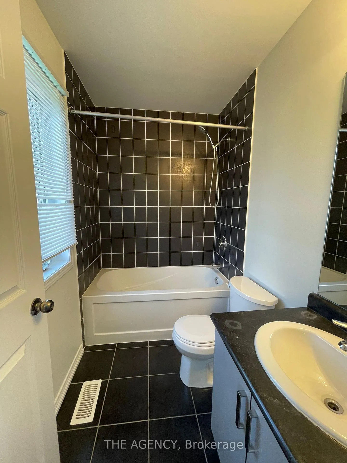 Photo 13 of 111 Bisset Avenue, Brantford — HOMEH