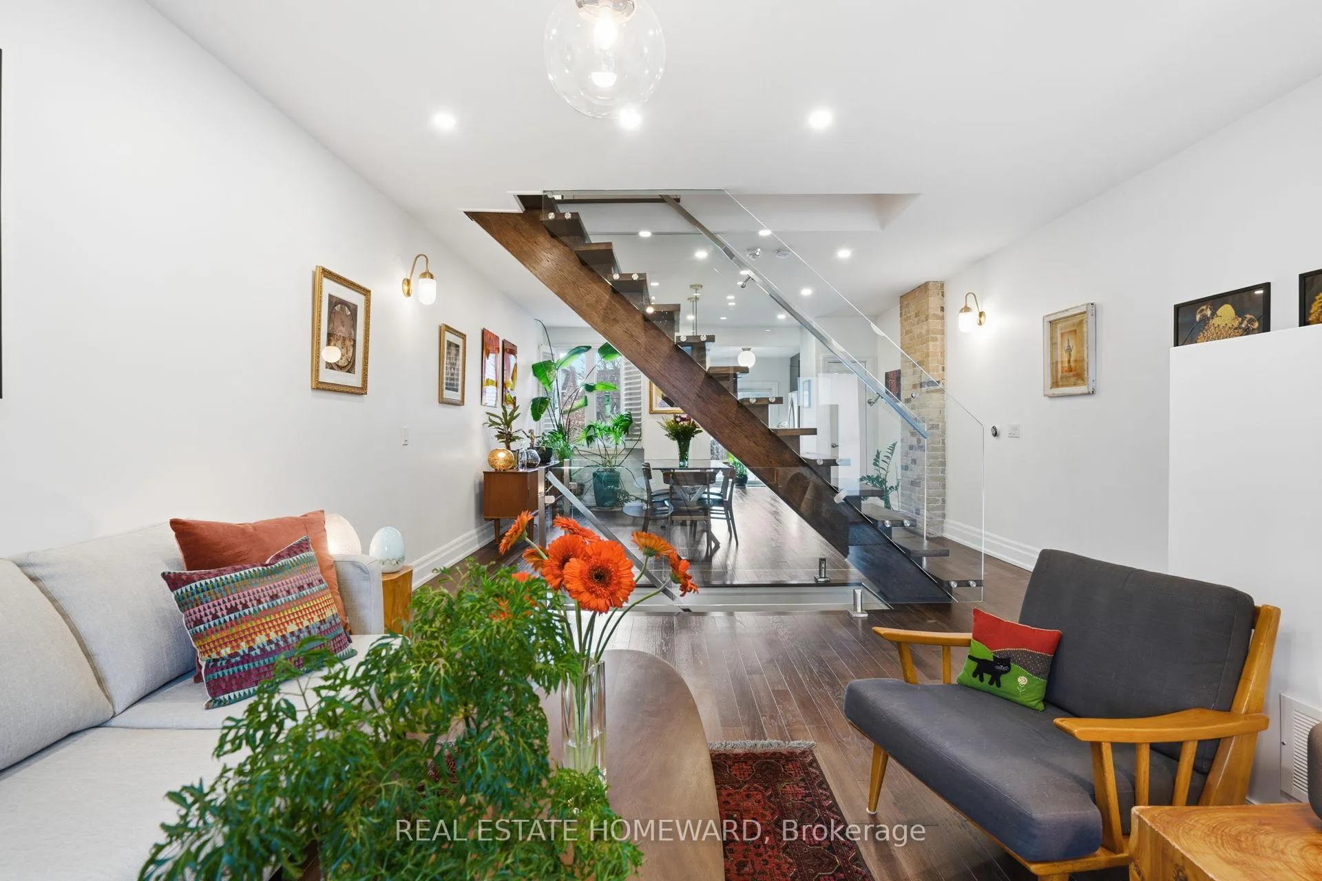 Photo 10 of 111 Withrow Avenue, Toronto, North Riverdale — HOMEH