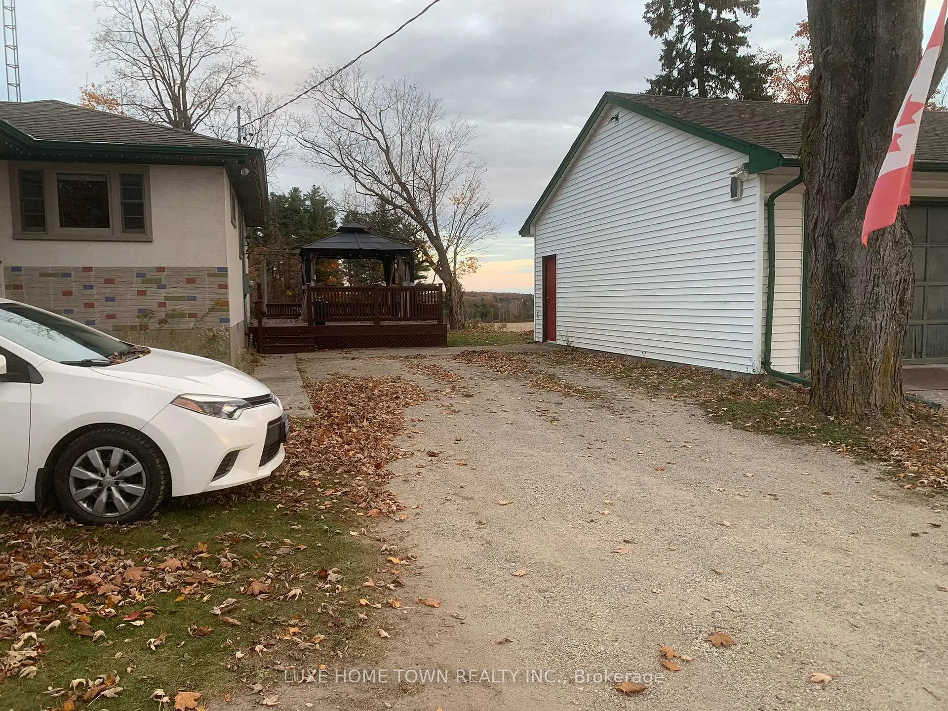 Photo 10 of 2445 Hespeler(UPPER) Road, Cambridge, Silver Heights — HOMEH