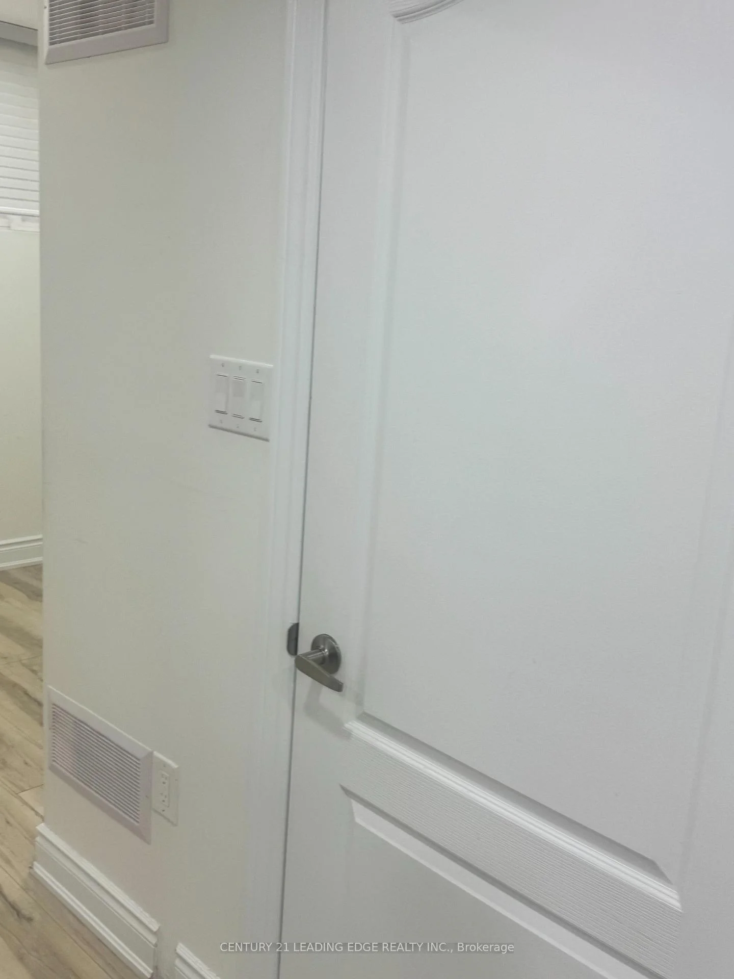 Photo 3 of 70 Campwood Crescent, Brampton, Bram East — HOMEH