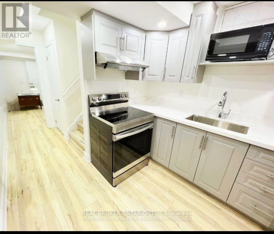 Photo 6 of 70 Campwood Crescent, Brampton, Bram East — HOMEH