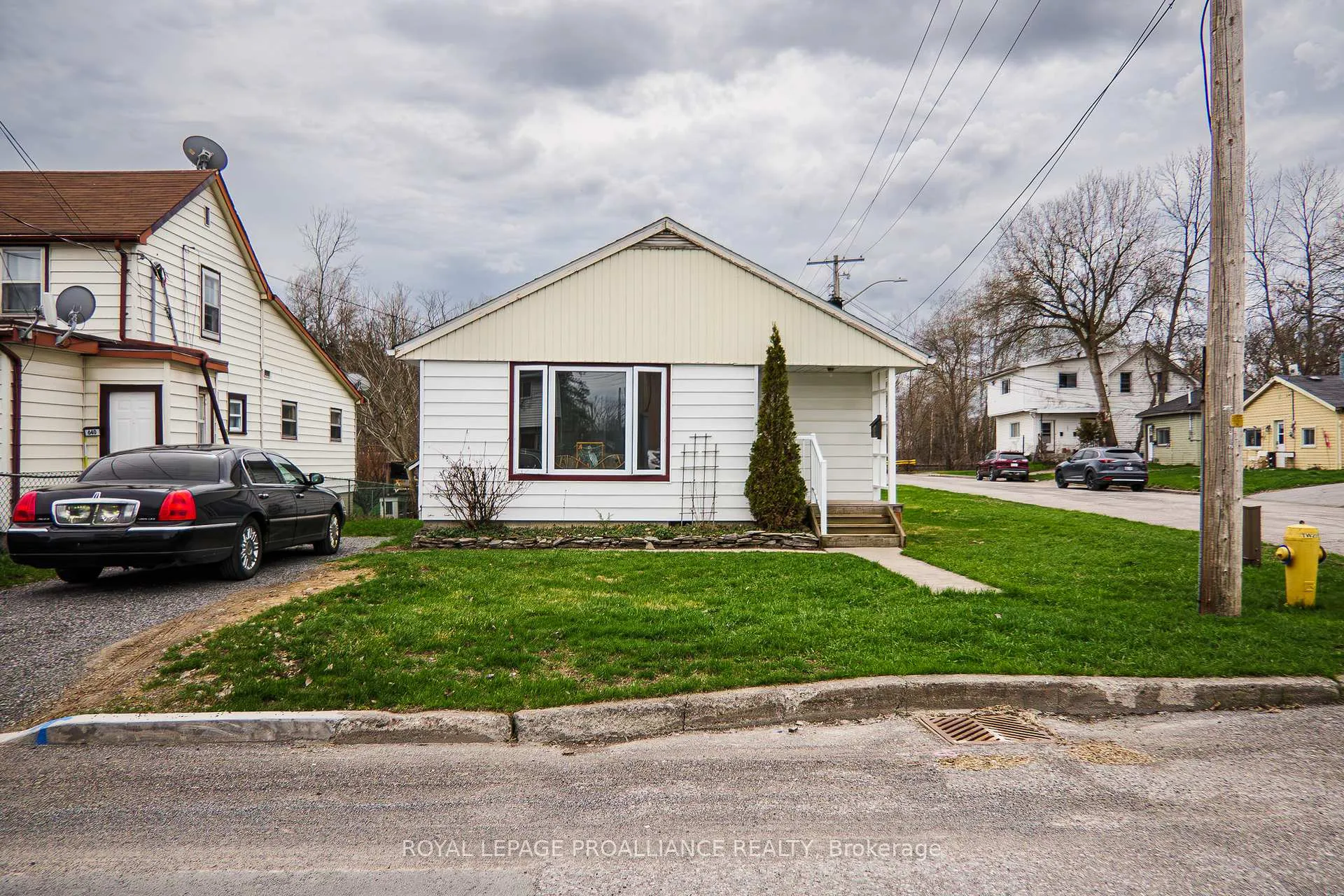 Photo 1 of 101 Wall Street, Quinte West, Trenton Ward — HOMEH