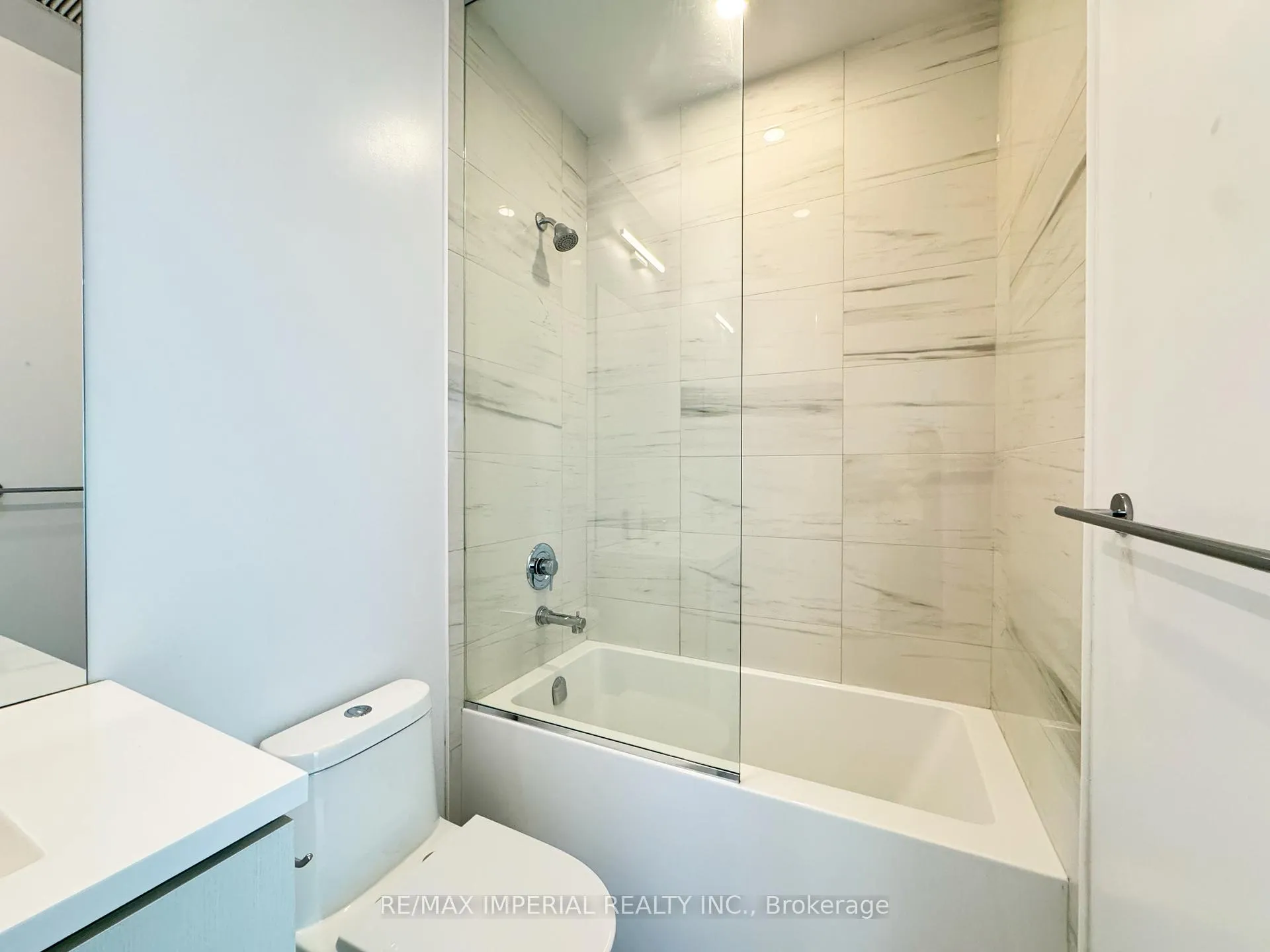 Photo 9 of Unit 1805, 10 Honeycrisp Crescent, Vaughan, Concord — HOMEH