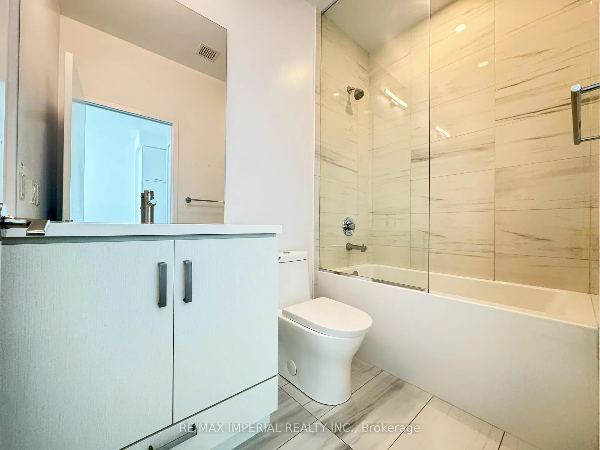 Photo 10 of Unit 1805, 10 Honeycrisp Crescent, Vaughan, Concord — HOMEH