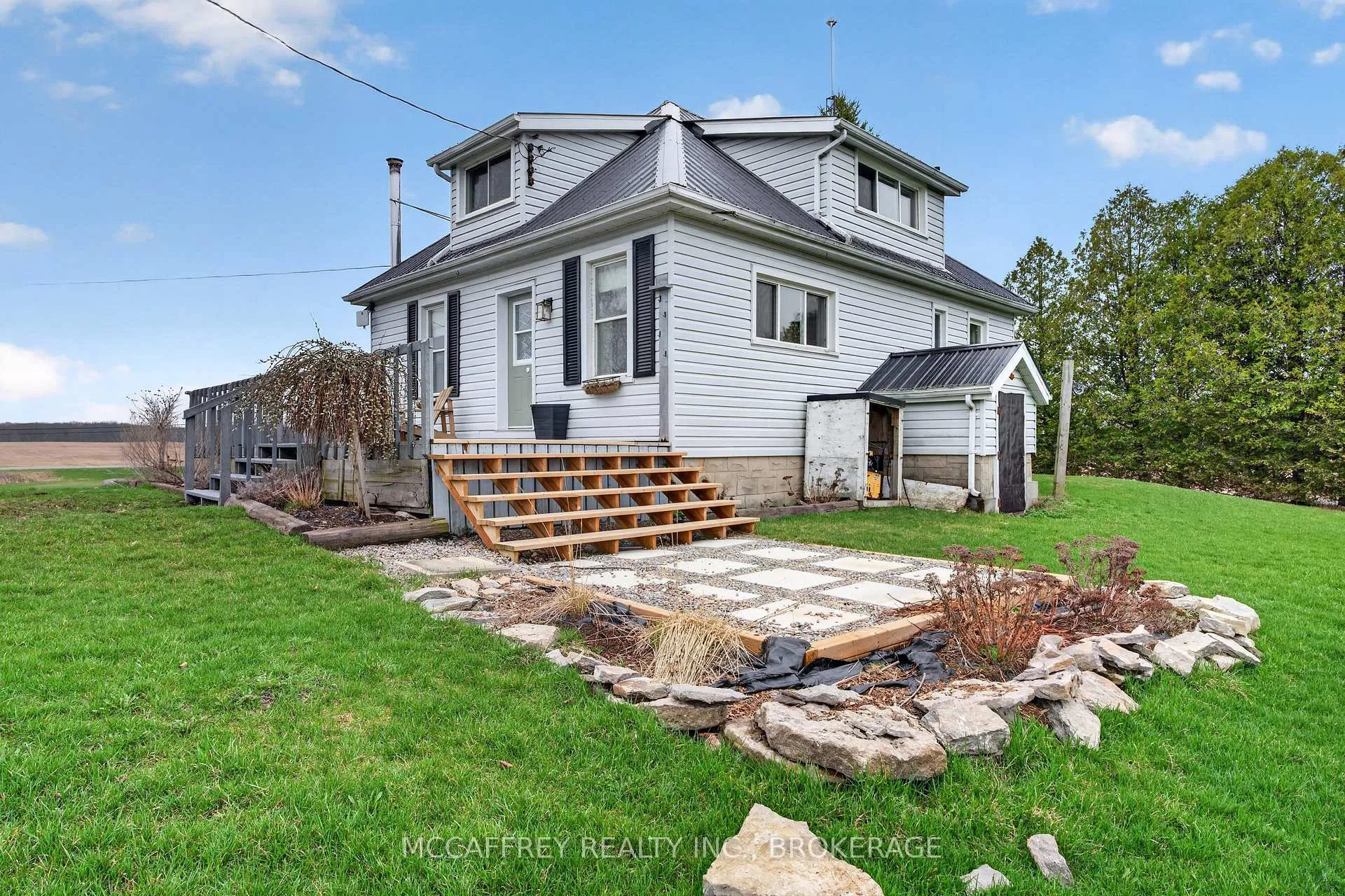 Front of 4868 County Road 8