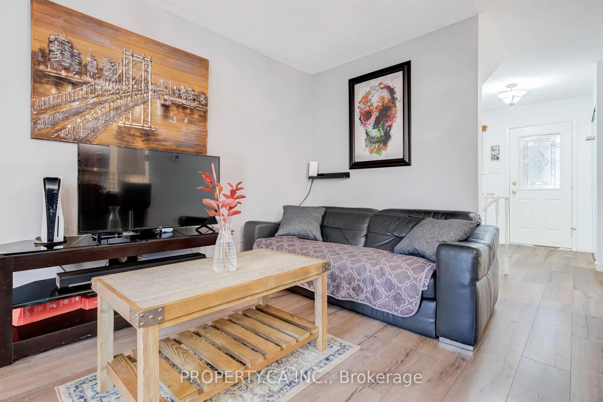 Photo 13 of 6 Hendley Drive, Ajax, Central West — HOMEH