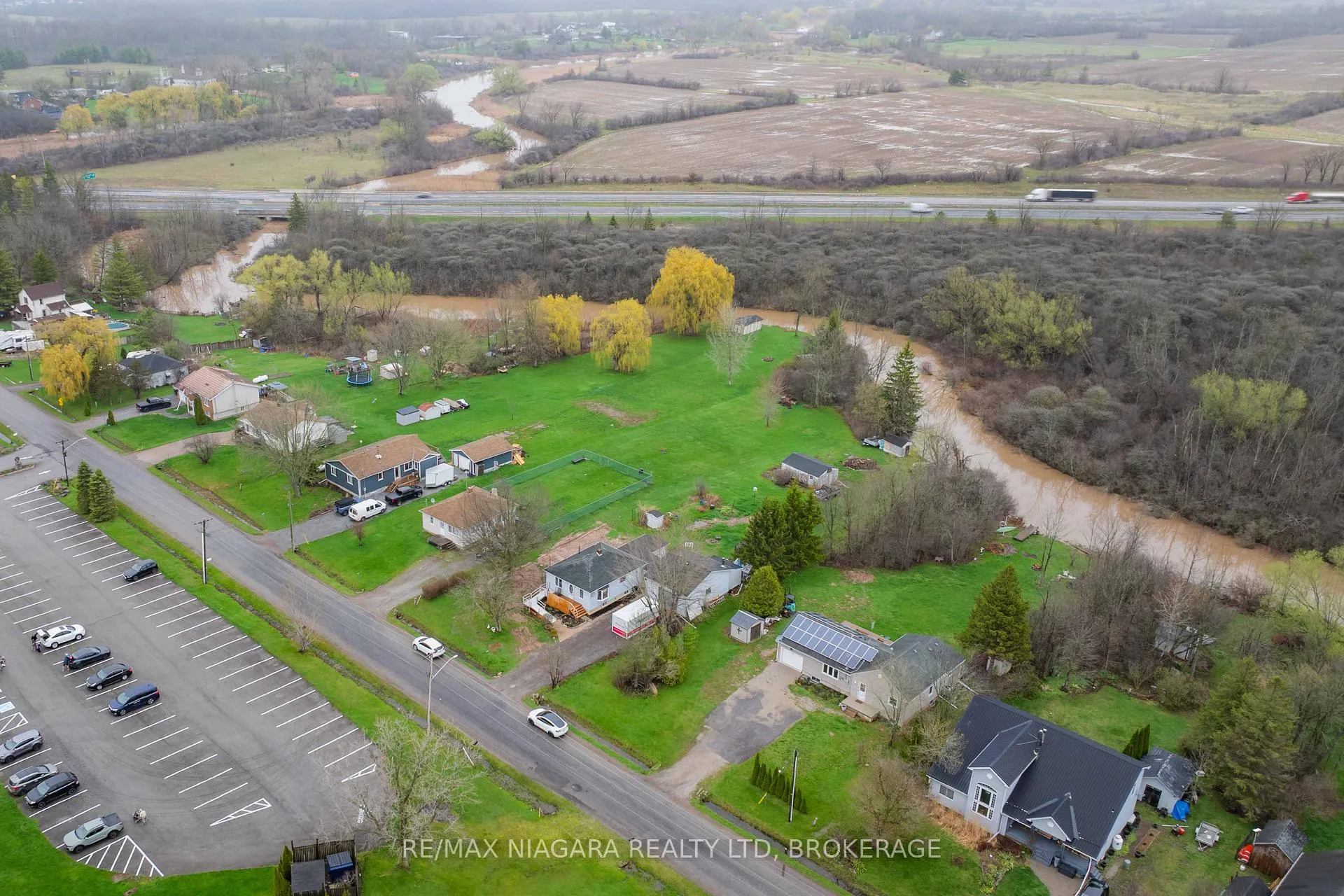 Photo 5 of 10364 Willodell Road, Niagara Falls, Lyons Creek — HOMEH