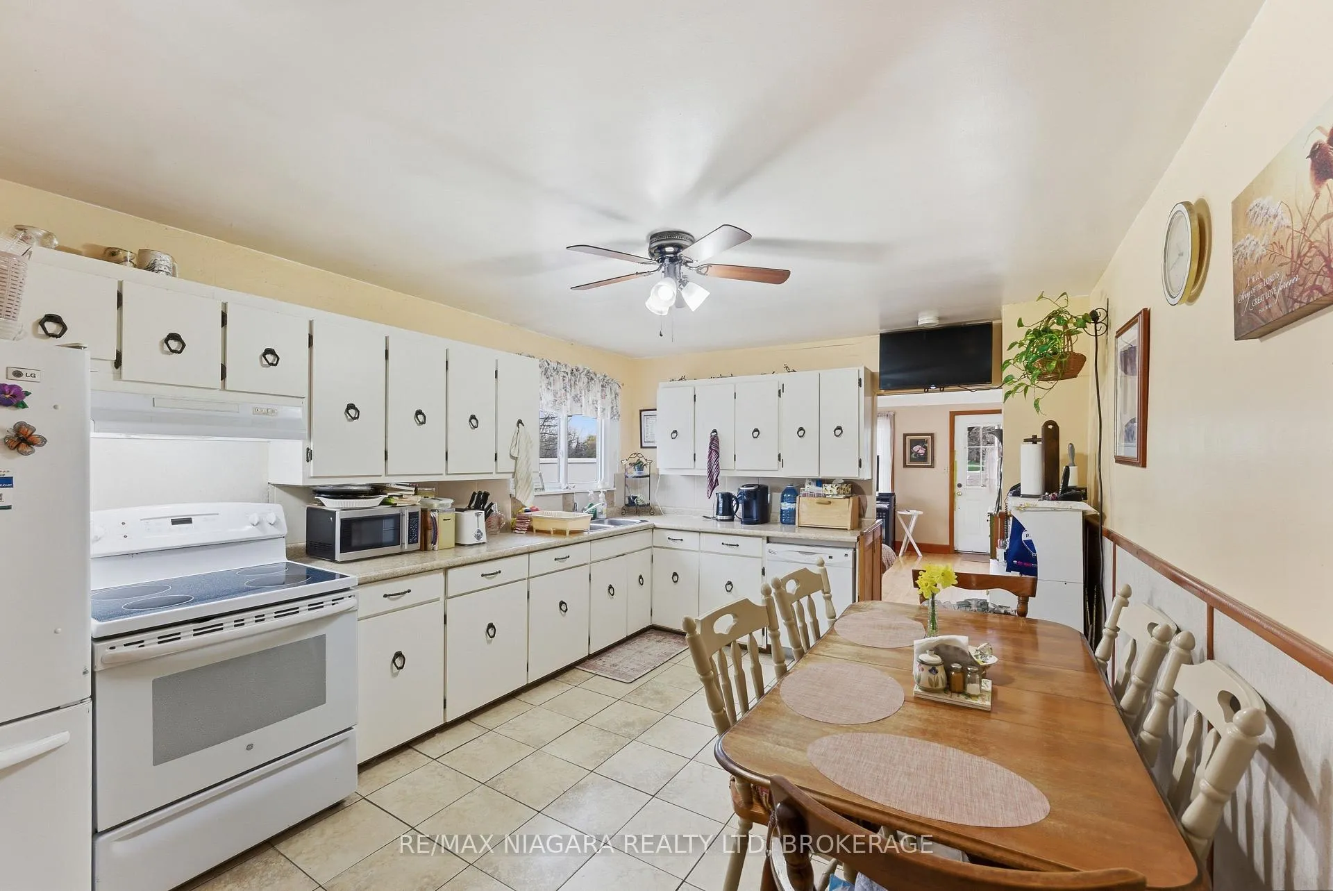 Photo 15 of 10364 Willodell Road, Niagara Falls, Lyons Creek — HOMEH
