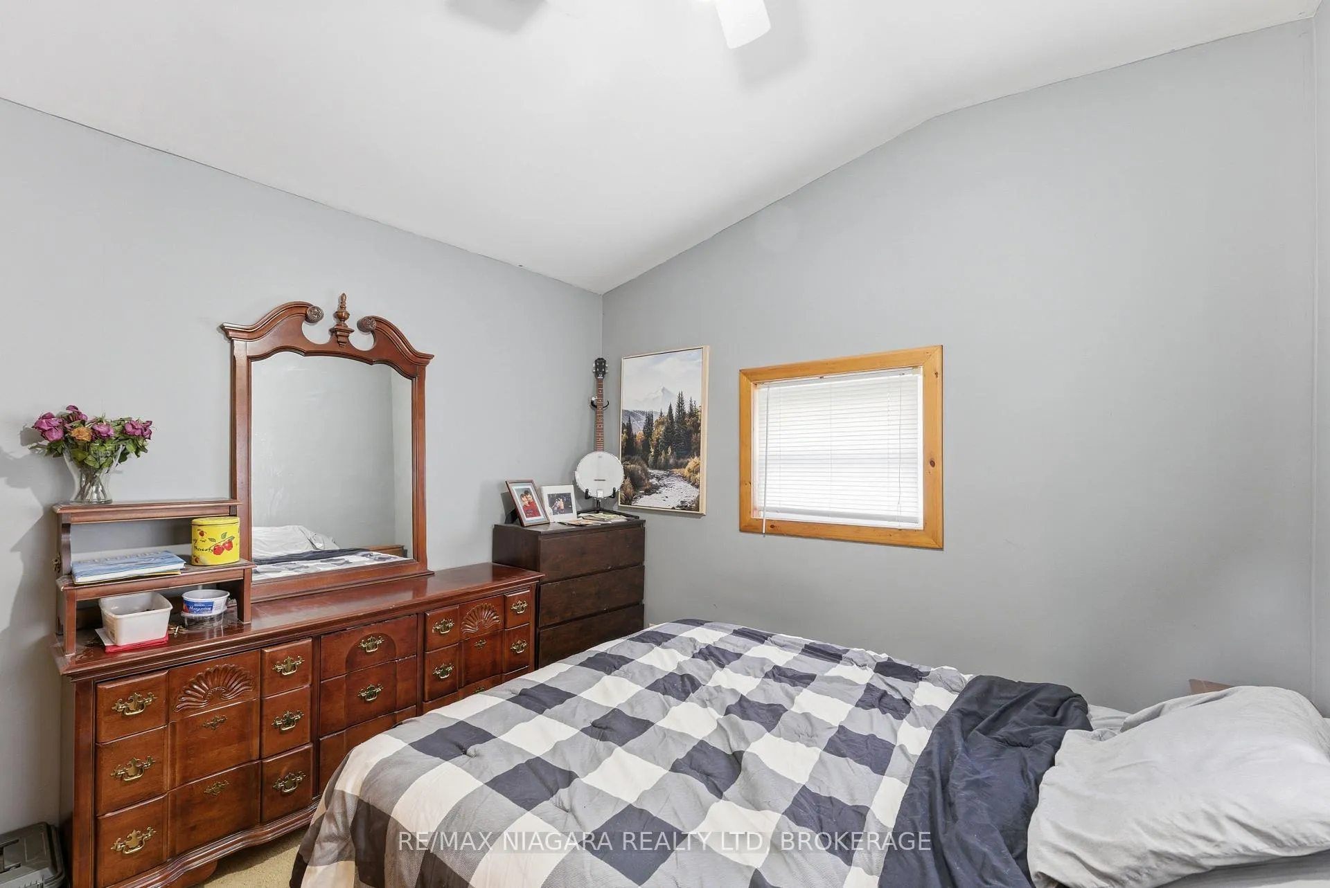 Photo 17 of 10364 Willodell Road, Niagara Falls, Lyons Creek — HOMEH