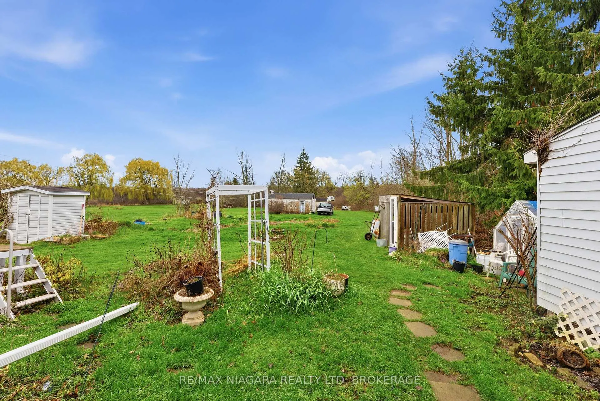Photo 32 of 10364 Willodell Road, Niagara Falls, Lyons Creek — HOMEH