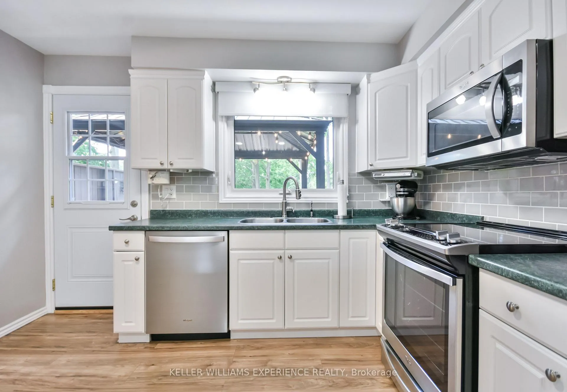 Photo 12 of 80 Cundles Road E, Barrie, Cundles East — HOMEH