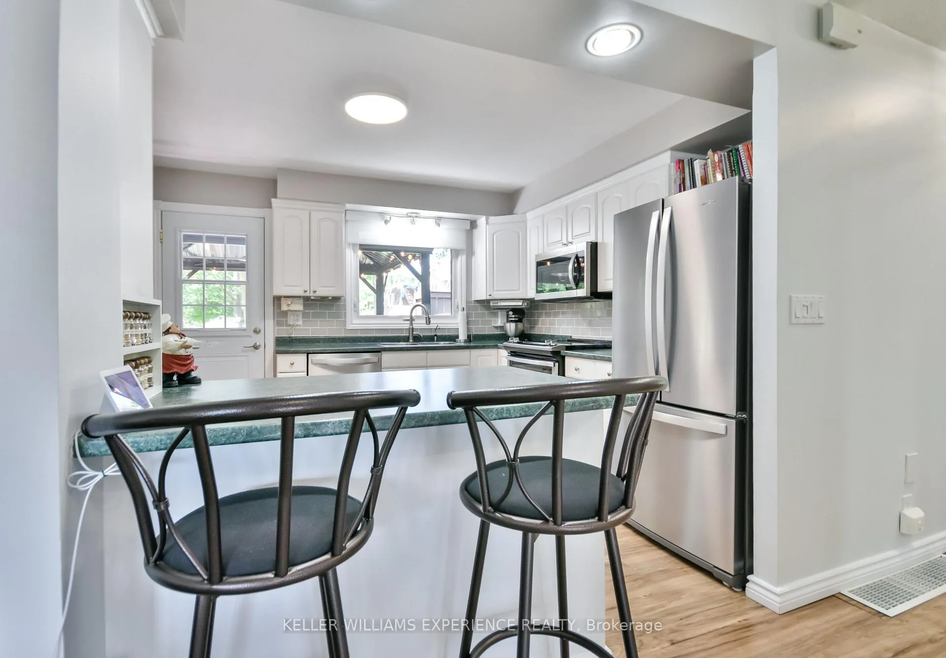 Photo 13 of 80 Cundles Road E, Barrie, Cundles East — HOMEH