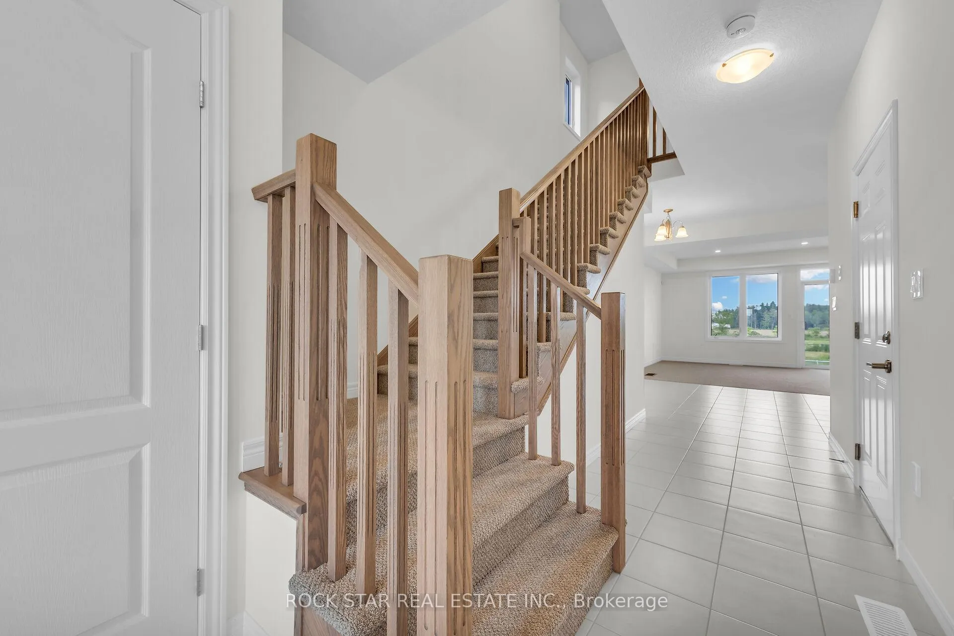 Photo 7 of 63 Lloyd Davies Way, Hamilton, Binbrook — HOMEH