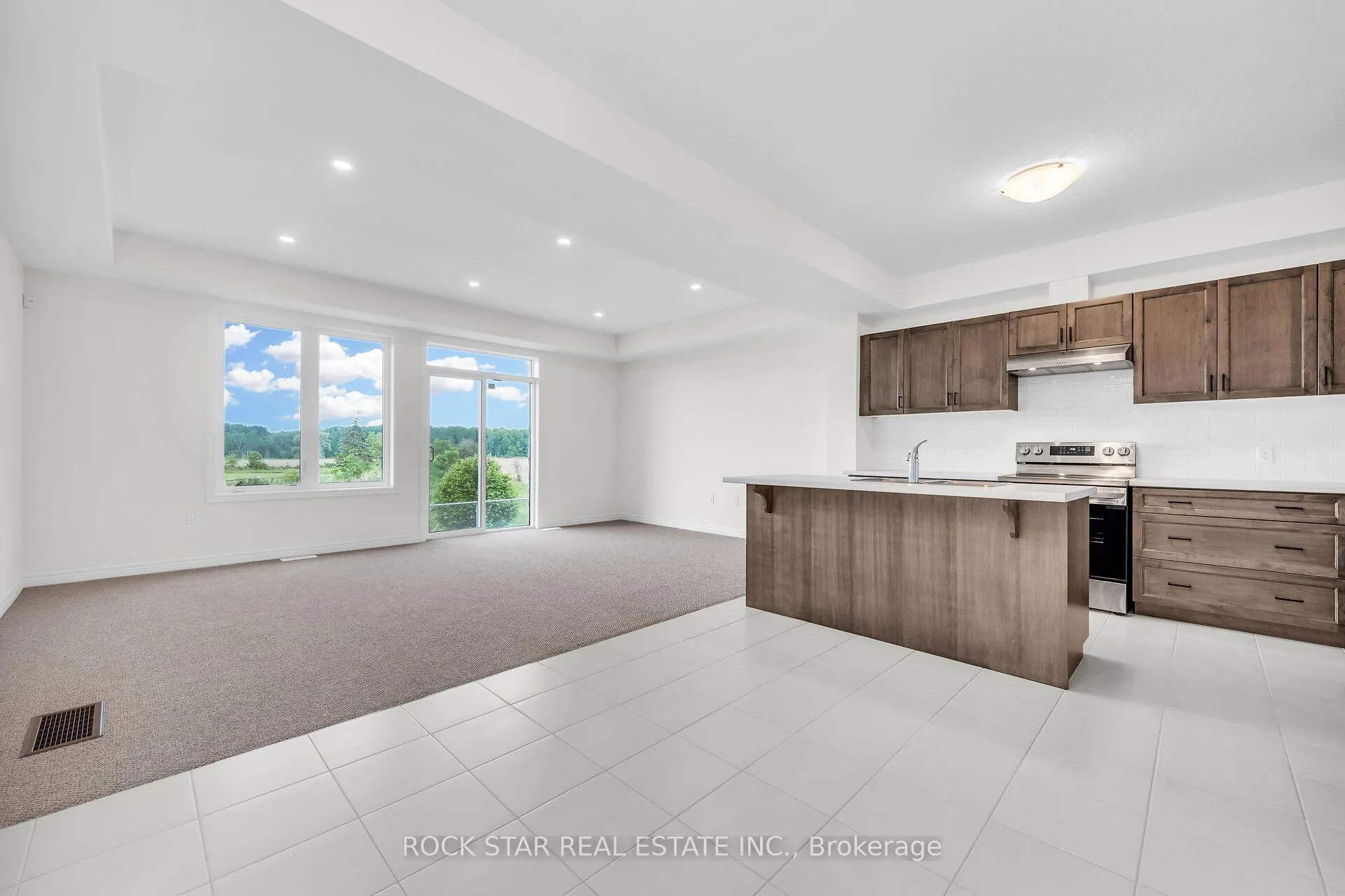 Photo 8 of 63 Lloyd Davies Way, Hamilton, Binbrook — HOMEH