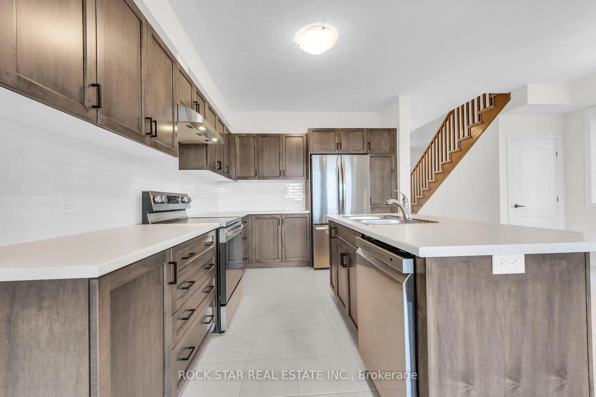 Photo 15 of 63 Lloyd Davies Way, Hamilton, Binbrook — HOMEH