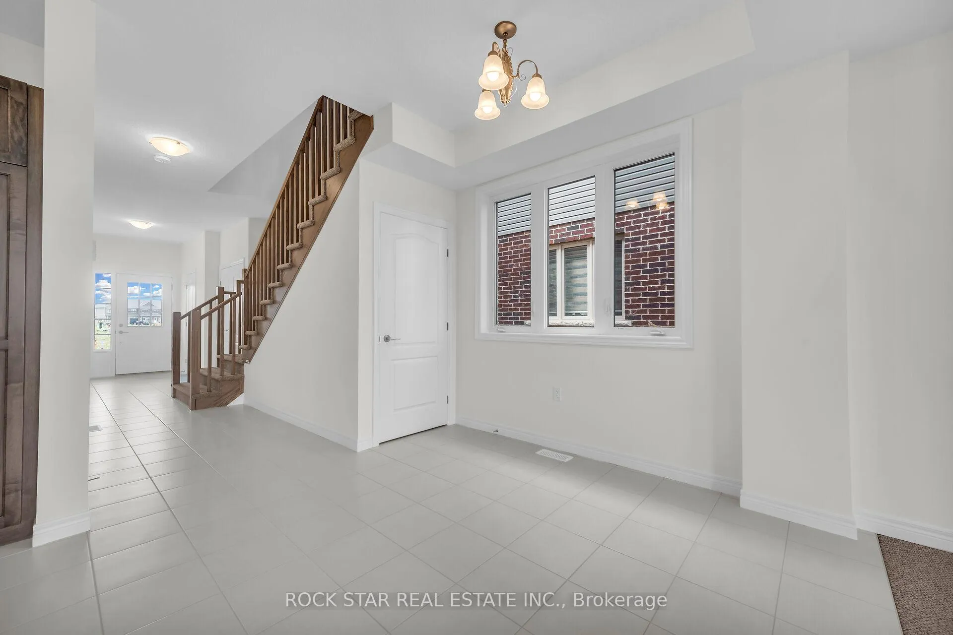 Photo 17 of 63 Lloyd Davies Way, Hamilton, Binbrook — HOMEH