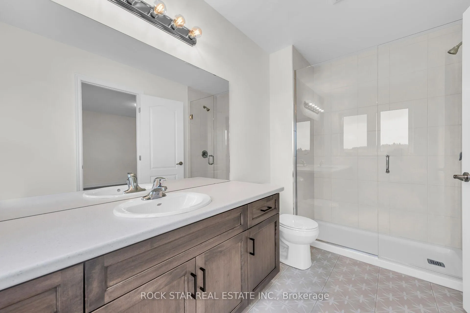 Photo 29 of 63 Lloyd Davies Way, Hamilton, Binbrook — HOMEH