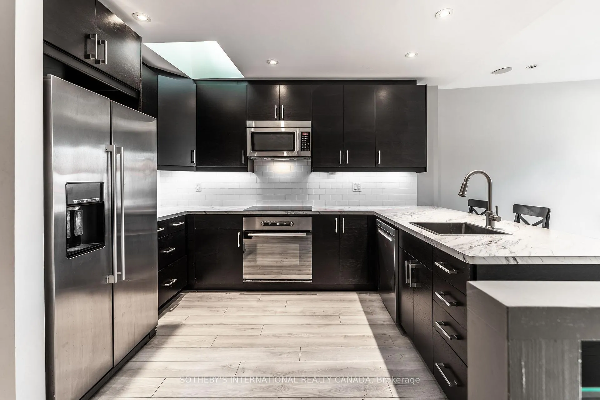 Photo 3 of Unit Upper Unit, 3236 Yonge Street, Toronto, Lawrence Park North — HOMEH