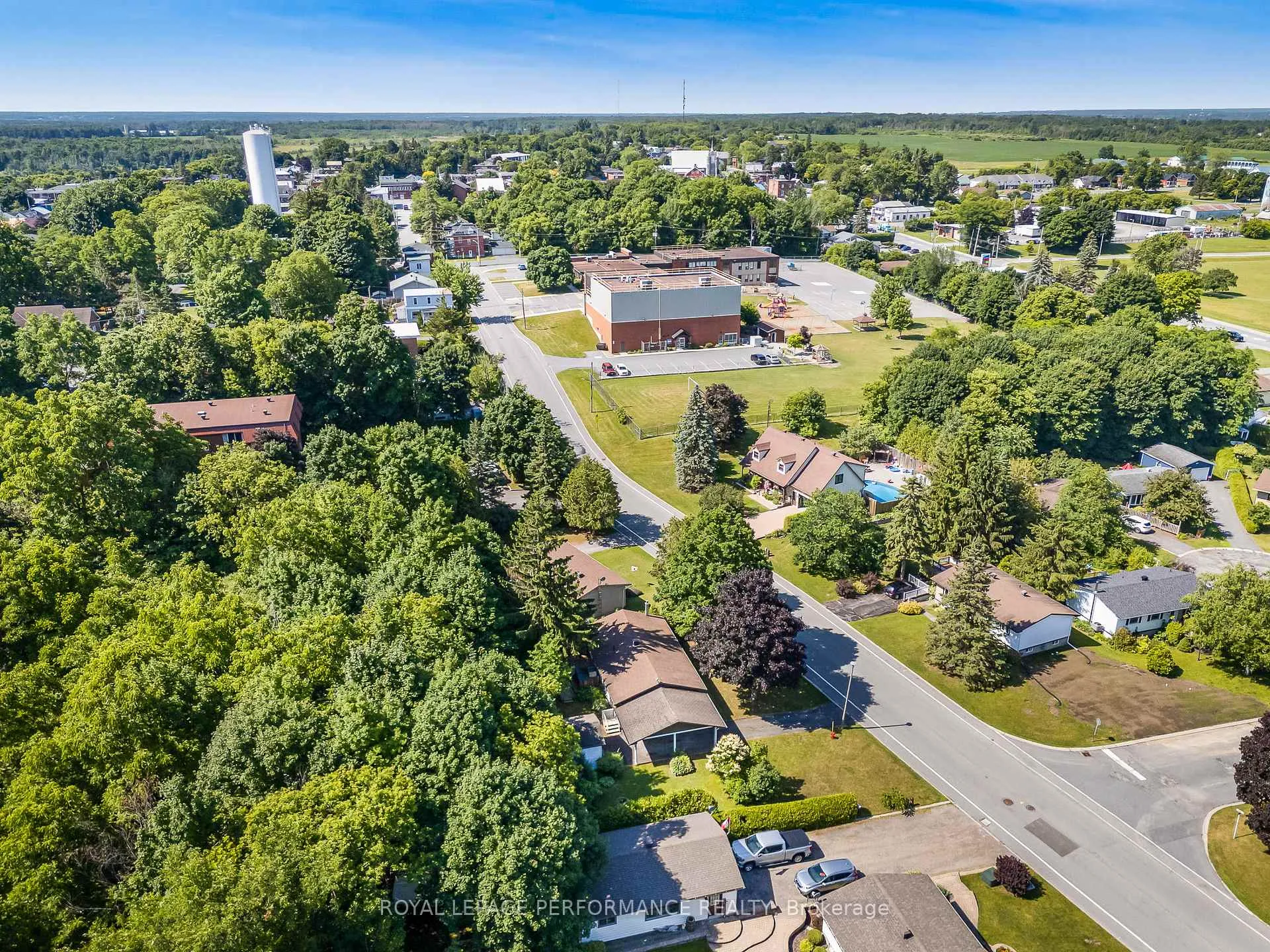 Photo 32 of 69 Home Avenue, Champlain, Vankleek Hill — HOMEH