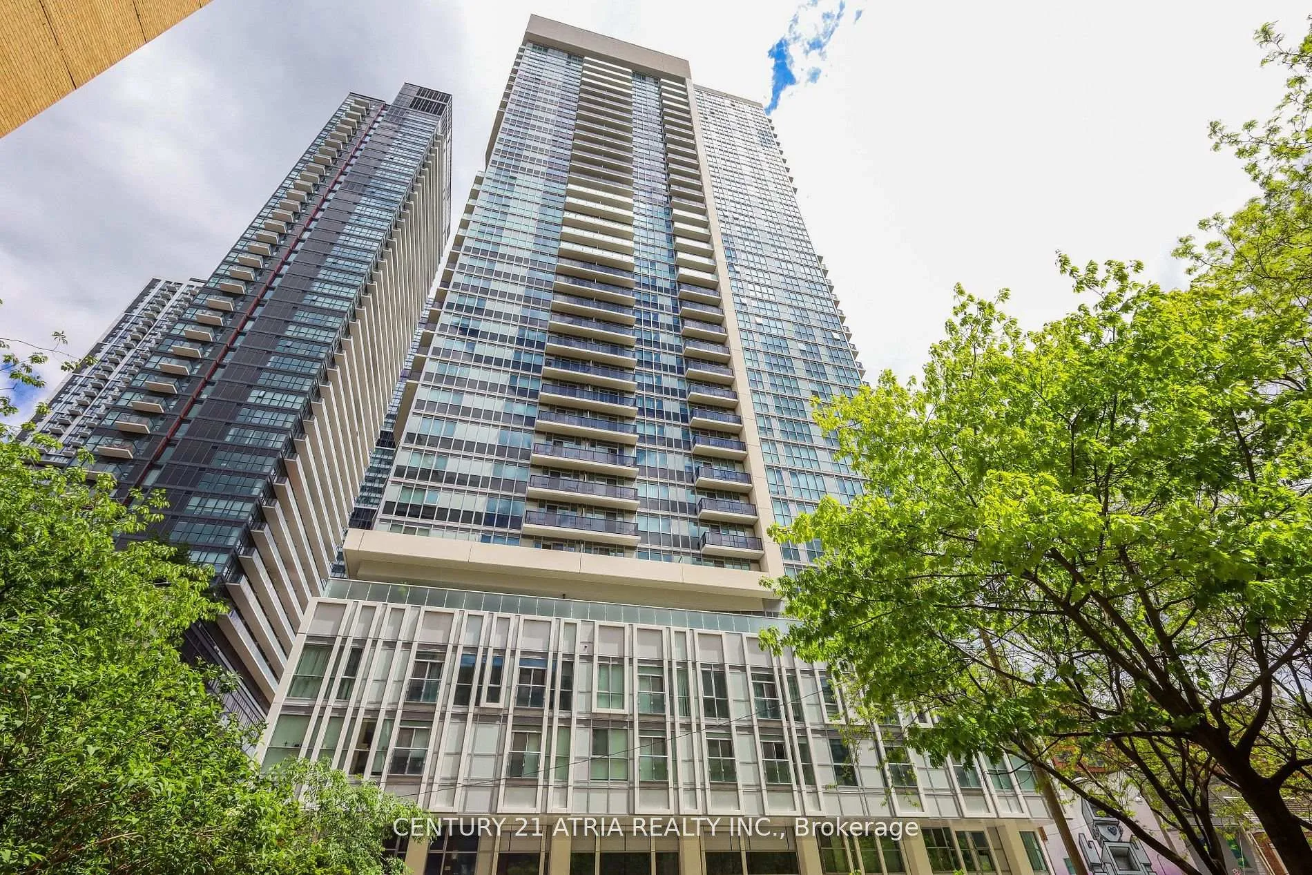Photo 2 of Unit 2105, 77 Mutual Street, Toronto, Church-Yonge Corridor — HOMEH