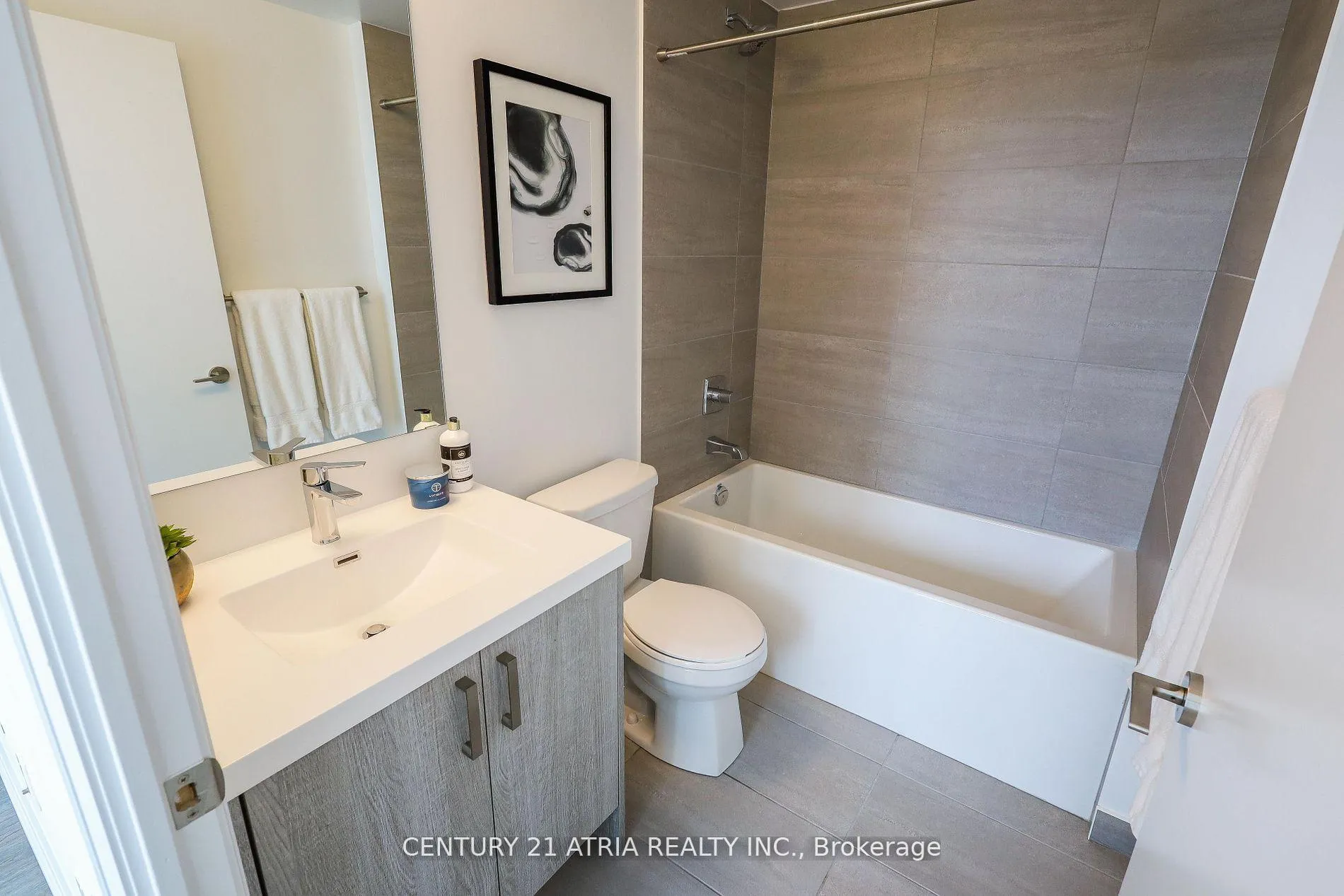 Photo 23 of Unit 2105, 77 Mutual Street, Toronto, Church-Yonge Corridor — HOMEH