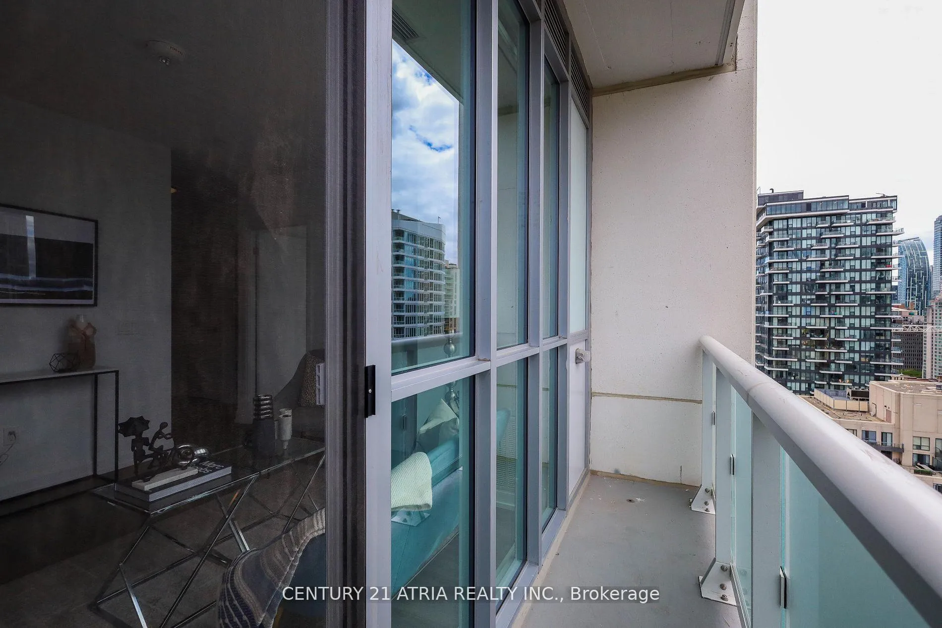 Photo 31 of Unit 2105, 77 Mutual Street, Toronto, Church-Yonge Corridor — HOMEH