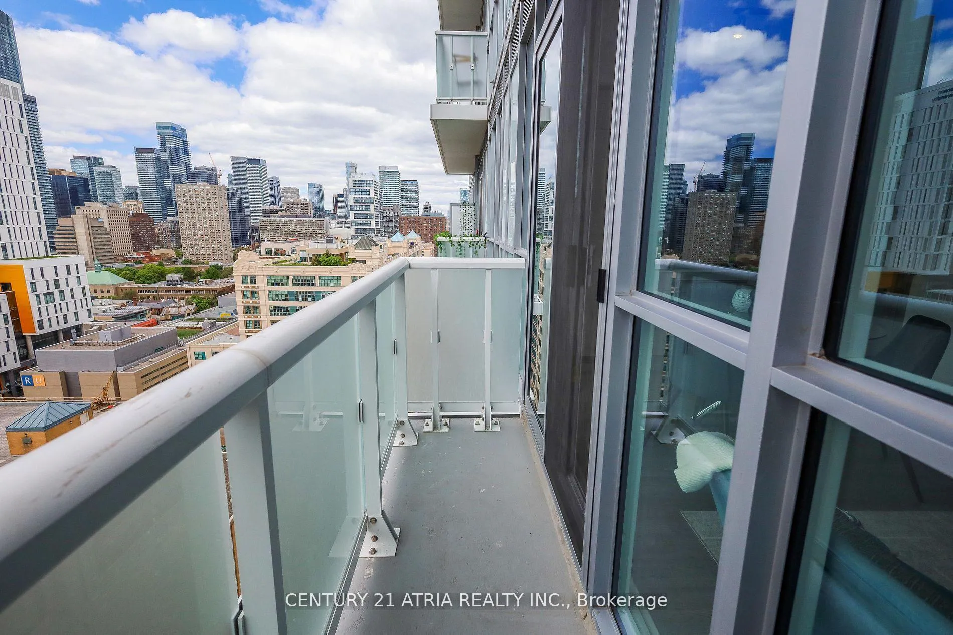 Photo 34 of Unit 2105, 77 Mutual Street, Toronto, Church-Yonge Corridor — HOMEH