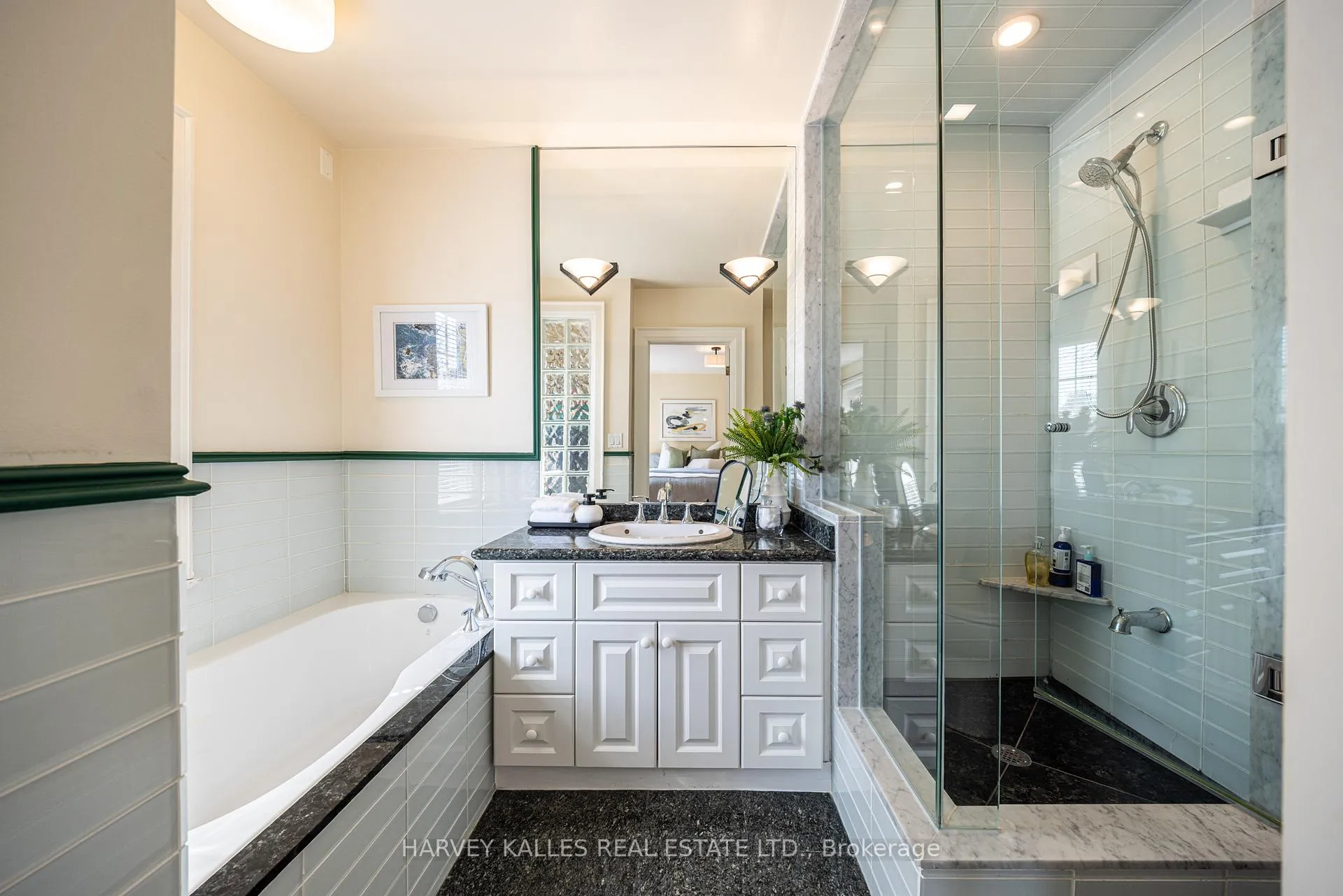 Photo 26 of 370 St Clements Avenue, Toronto, Lawrence Park South — HOMEH