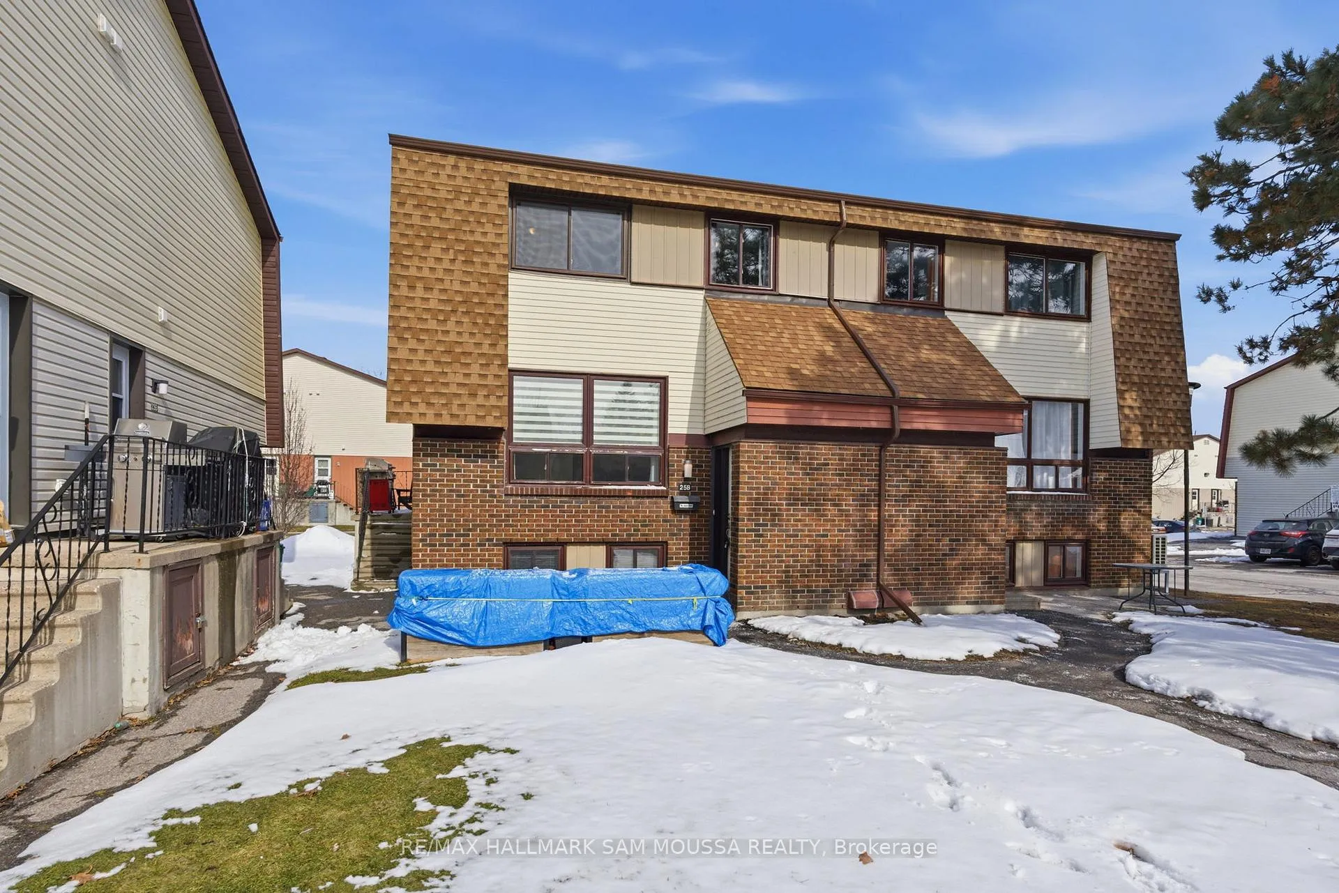Photo 2 of Unit B, 25 Woodvale Green, Ottawa, Craig Henry/Woodvale — HOMEH