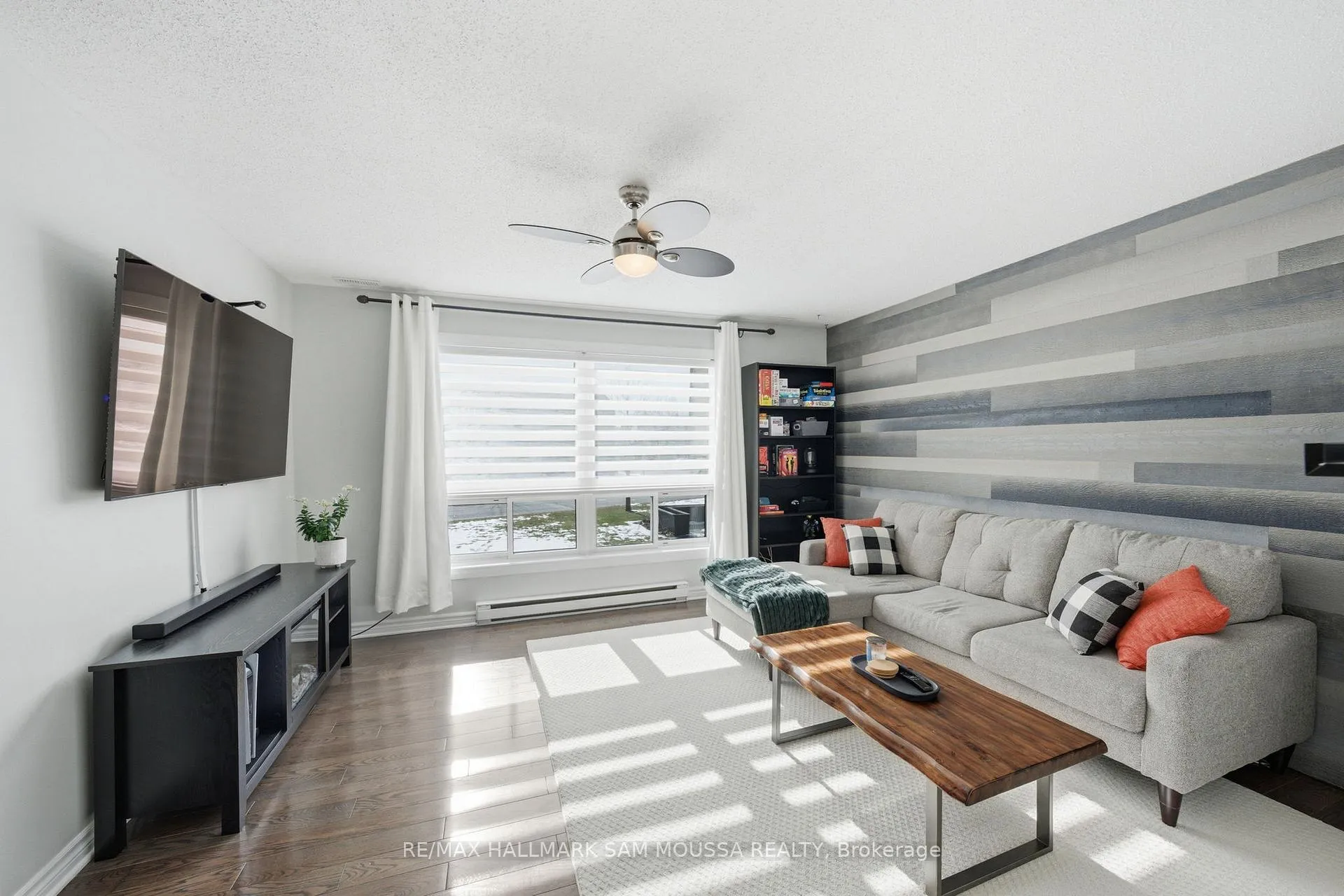 Photo 8 of Unit B, 25 Woodvale Green, Ottawa, Craig Henry/Woodvale — HOMEH