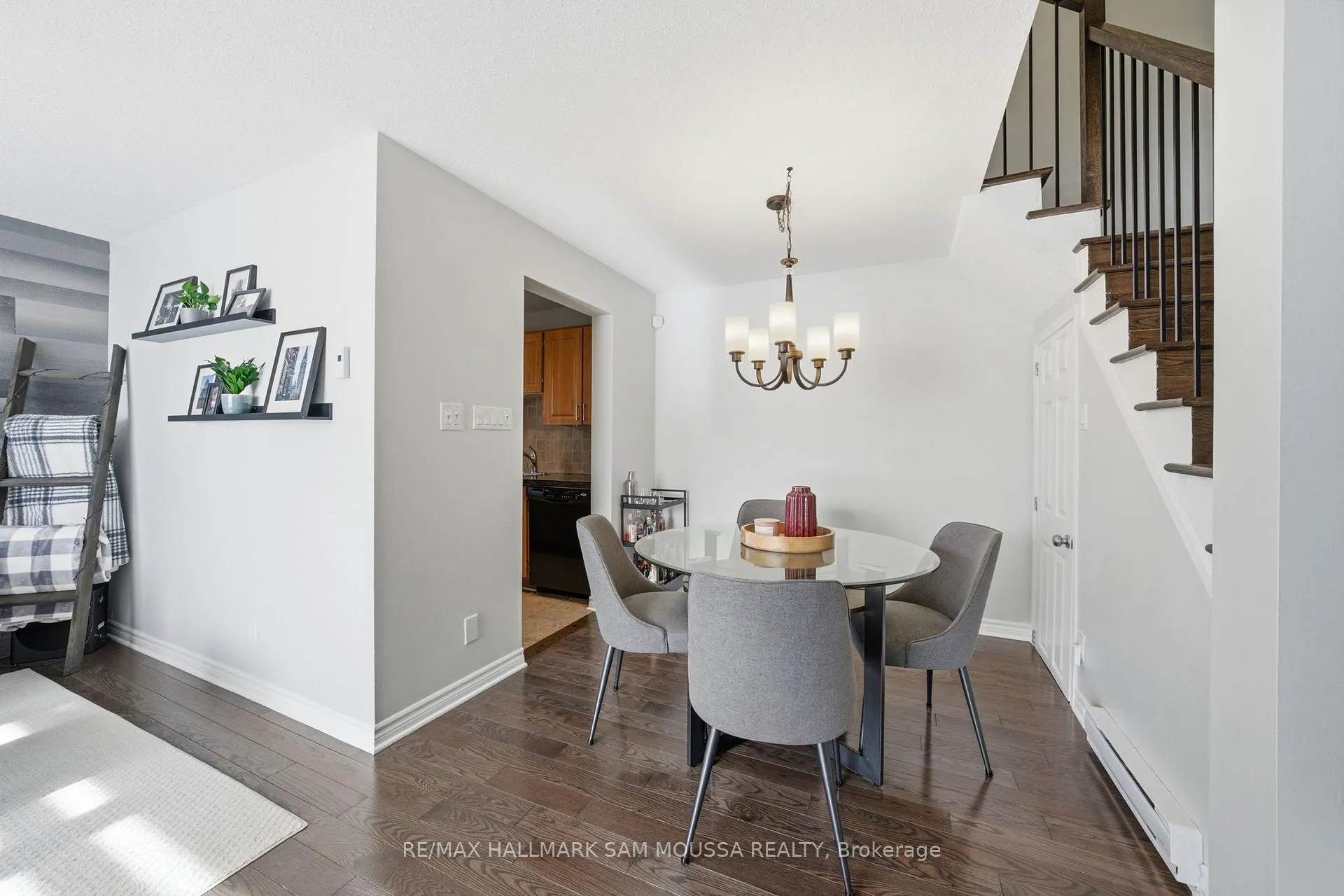Photo 13 of Unit B, 25 Woodvale Green, Ottawa, Craig Henry/Woodvale — HOMEH