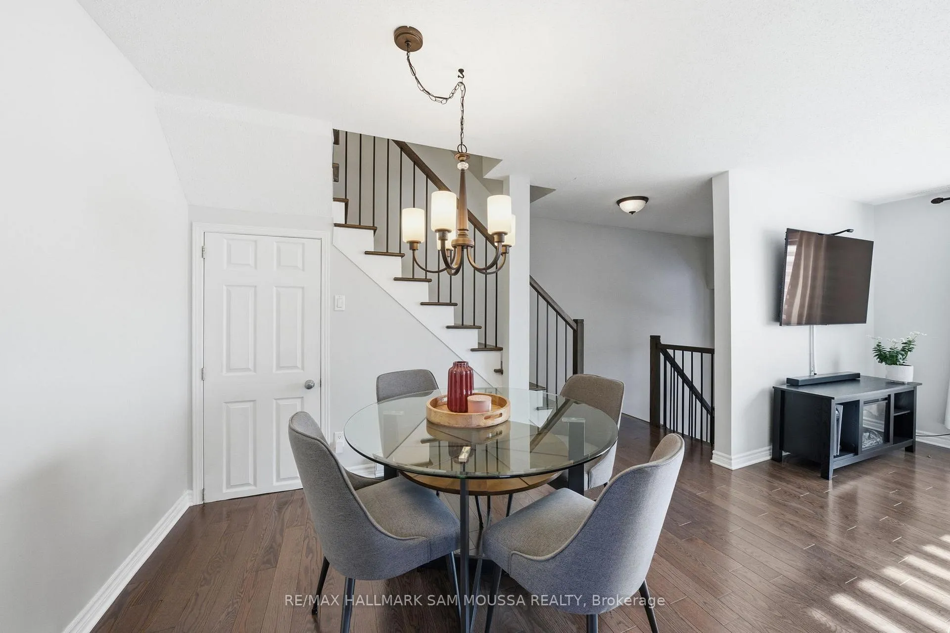 Photo 14 of Unit B, 25 Woodvale Green, Ottawa, Craig Henry/Woodvale — HOMEH