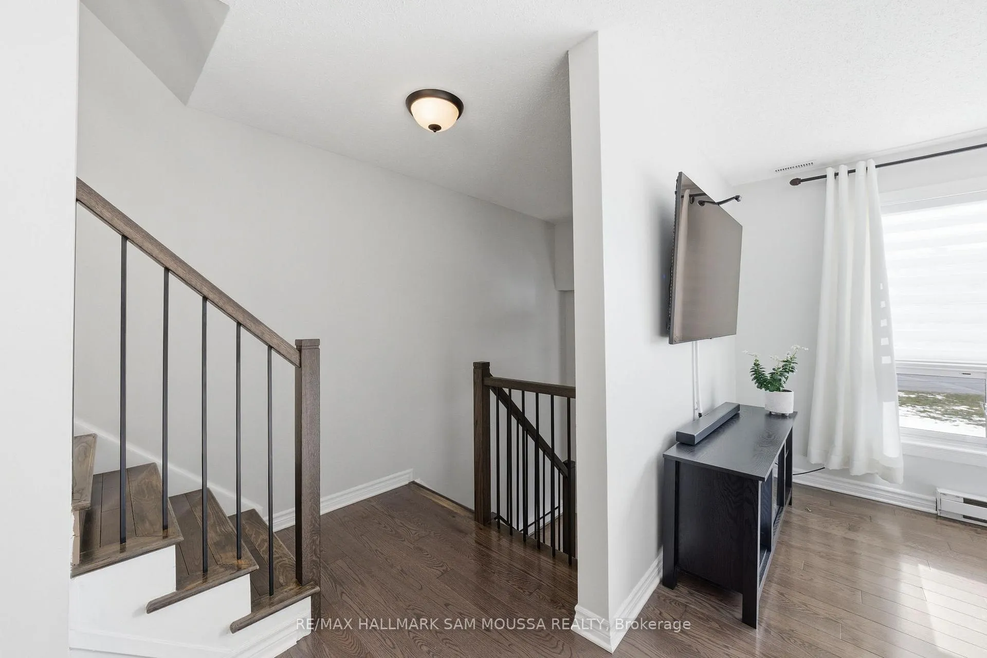 Photo 18 of Unit B, 25 Woodvale Green, Ottawa, Craig Henry/Woodvale — HOMEH